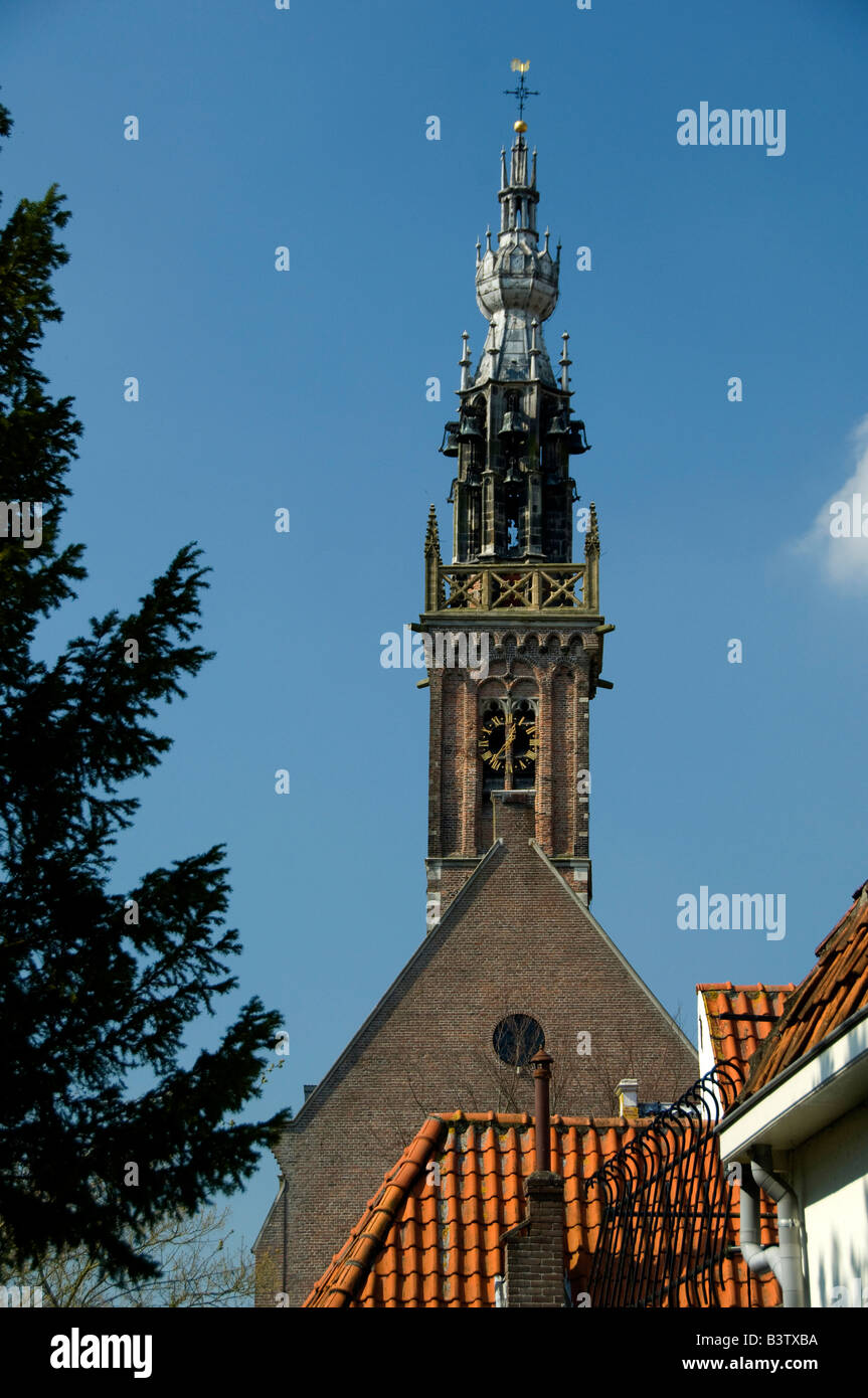 Europa, Paesi Bassi (aka Holland). Formaggio medievale producendo città di Edam. Grote Kerk (Chiesa) torre dell'orologio. Foto Stock