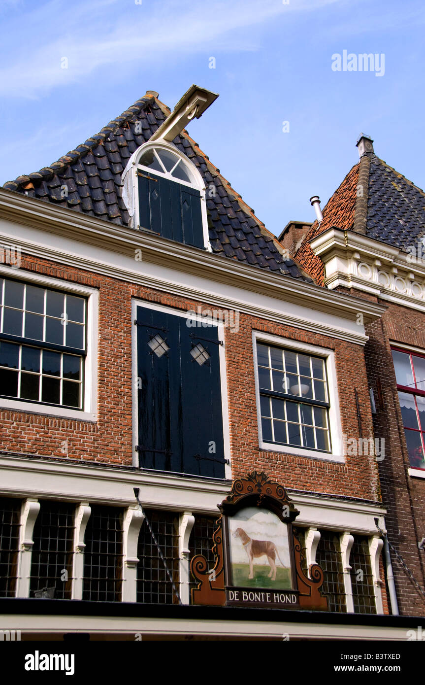 Europa, Paesi Bassi (aka Holland), West Friesland, Hoorn. Edificio storico, De Bonte Hond. Foto Stock