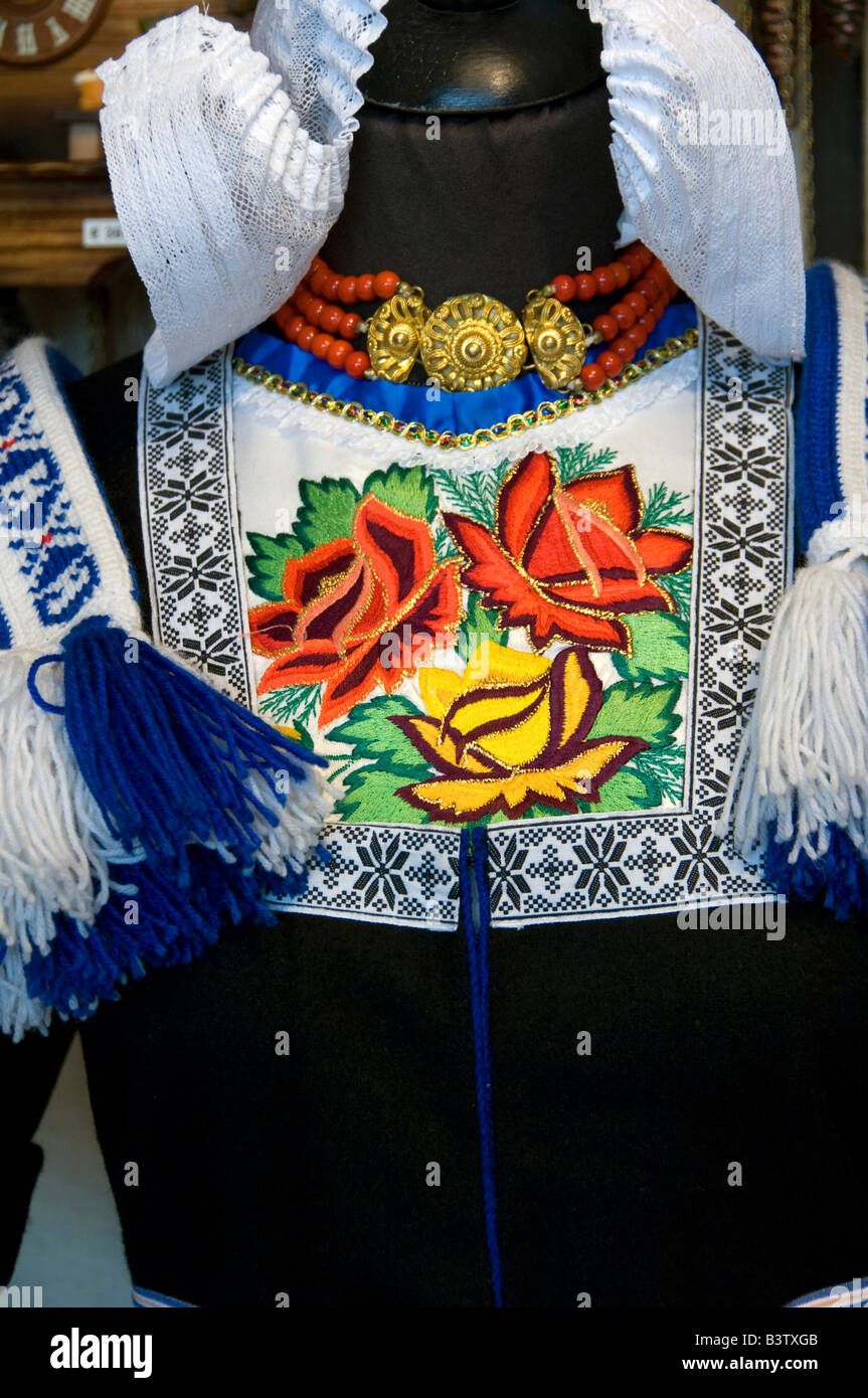 Europa, Paesi Bassi (aka Holland), Volendam. Tradizionale abbigliamento olandese dell'area. Foto Stock