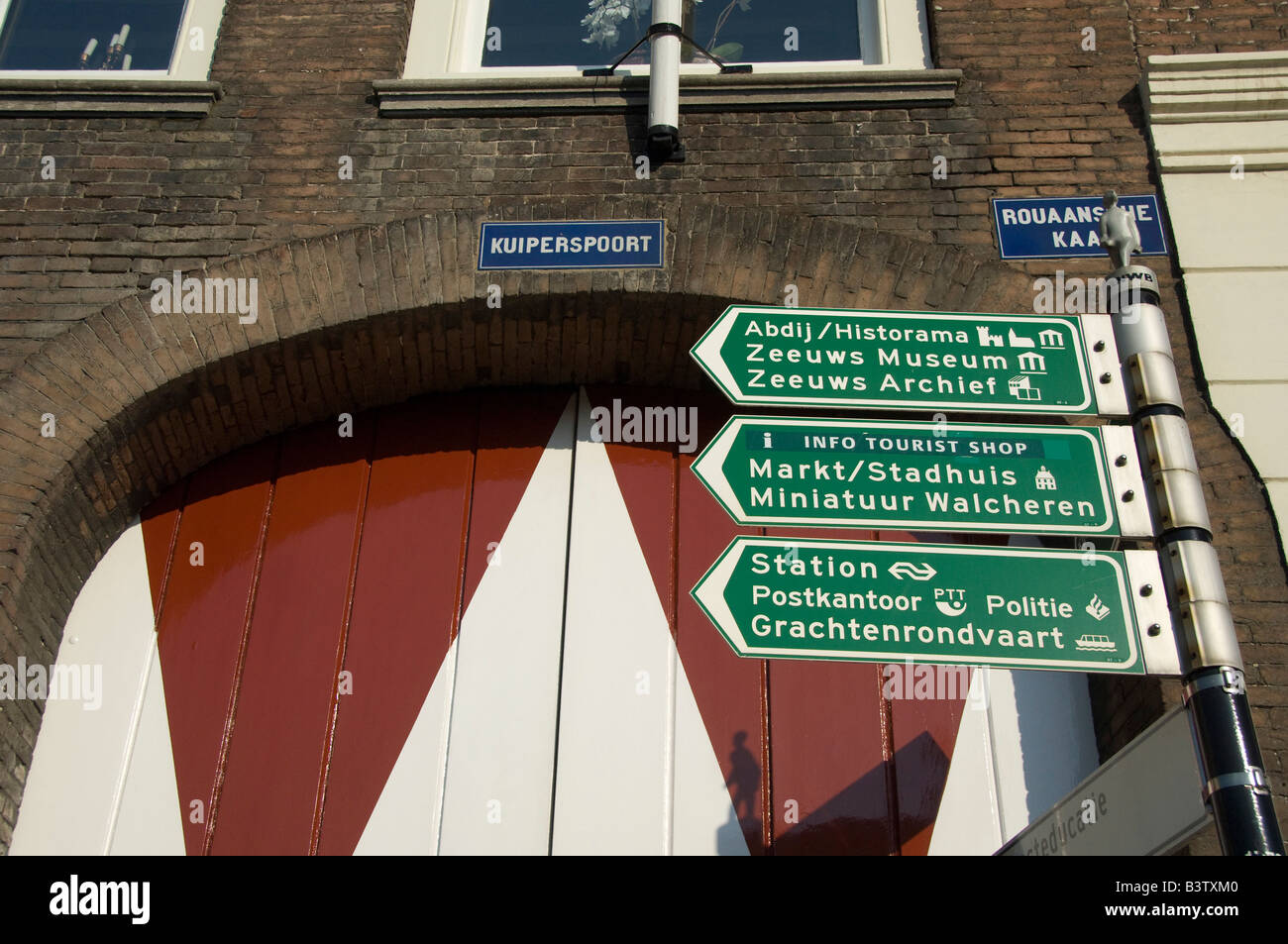 Europa, Paesi Bassi (aka Holland), Zeeland, Middelburg. City Gate (Ingresso), Kuiperspoort. Foto Stock