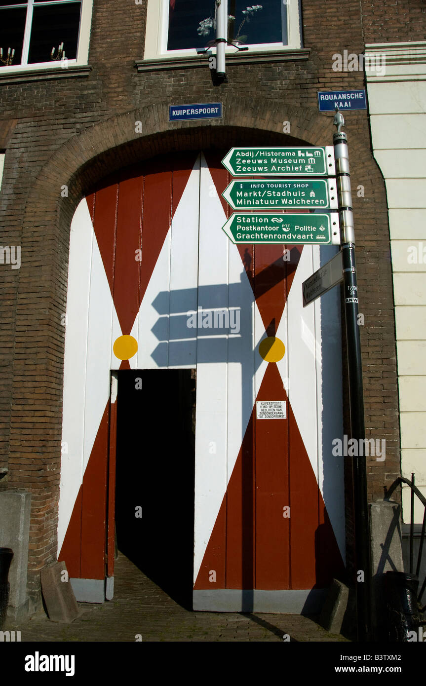 Europa, Paesi Bassi (aka Holland), Zeeland, Middelburg. City Gate (Ingresso). Foto Stock