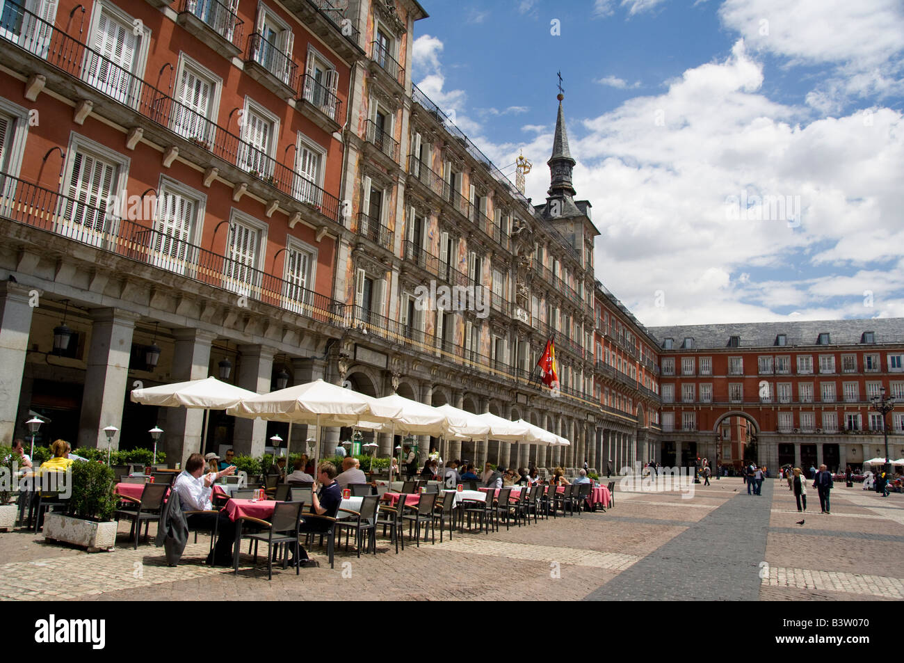 Spagna, Madrid. Plaza Mayor. Baker's guild house (aka Casa de la Panaderia) Foto Stock