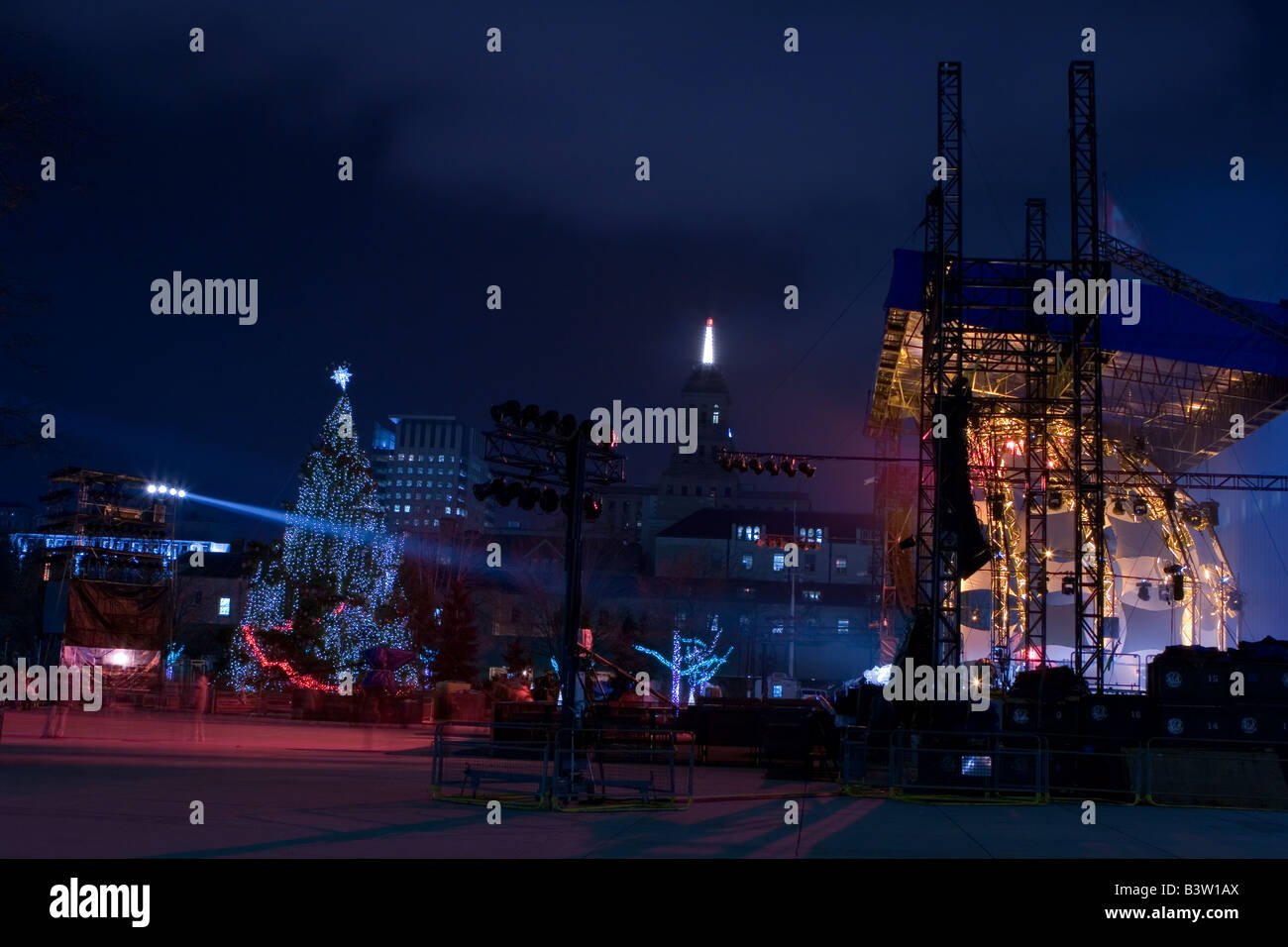 Cavalcata dei fari di illuminazione del festival visualizza a Nathan Phillips Square Toronto Foto Stock