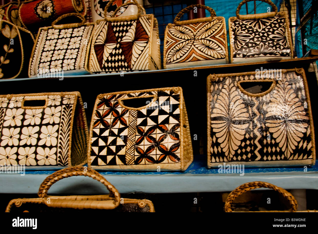 Oceania Polinesia Regno Di Tonga Nuku Alofa Decorate Tapa O Corteccia Di Borse Di Stoffa Per La Vendita Nel Mercato Foto Stock Alamy