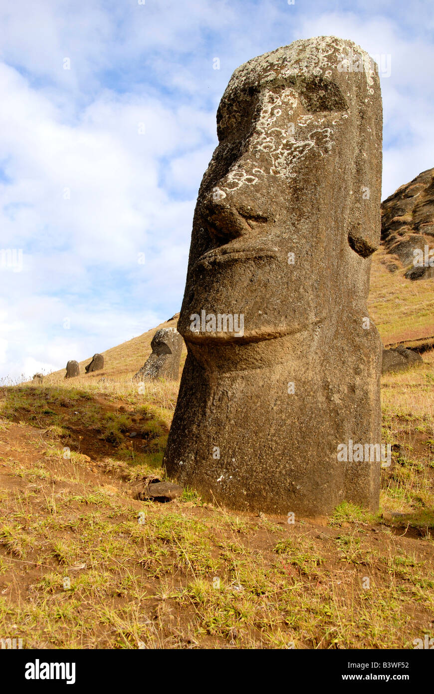 Cile, l'Isola di Pasqua (aka Rapa Nui). Rano Raraku, la principale cava di roccia per la grande pietra Moai. Foto Stock