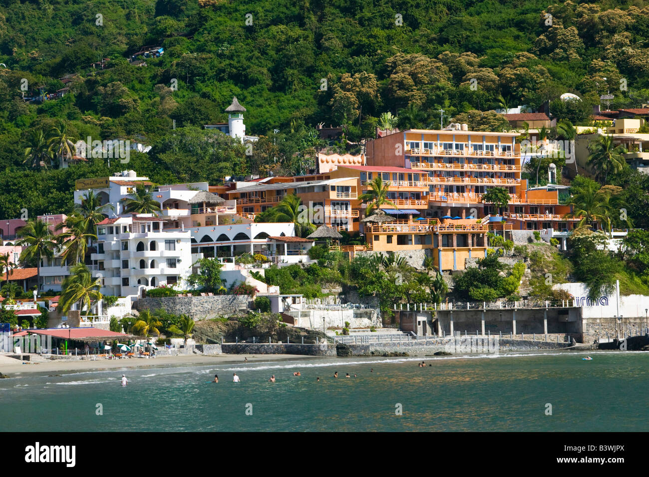 Messico, Guerrero, Zihuatanejo. Vista diurna verso Playa La Ropa Foto Stock