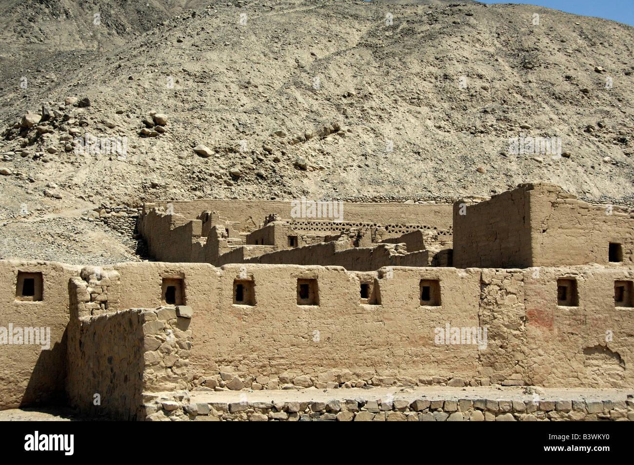 Sud America, Perù, Pisco. Pre-Inca rovine di Tambo Colorado (aka Puka Tampu in Quechua), risalente alla fine del XV secolo Foto Stock