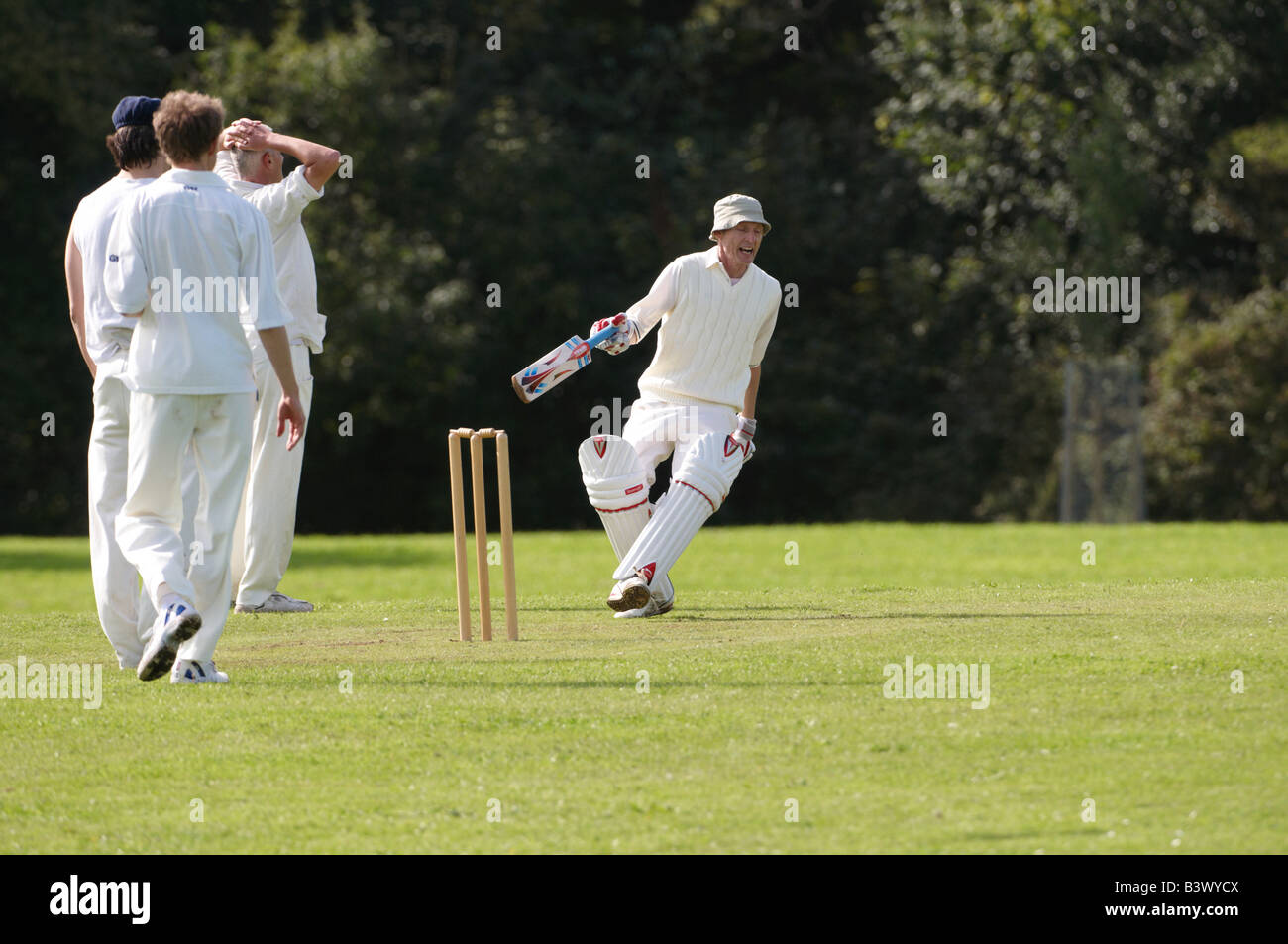 Easton Cowboys & Cowgirls Club giocare a cricket sul Parco Vassalls Bristol Foto Stock