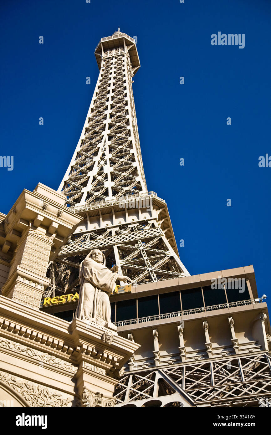Una replica della Torre Eiffel si scorge in Paris Hotel e Casinò di Las Vegas Foto Stock
