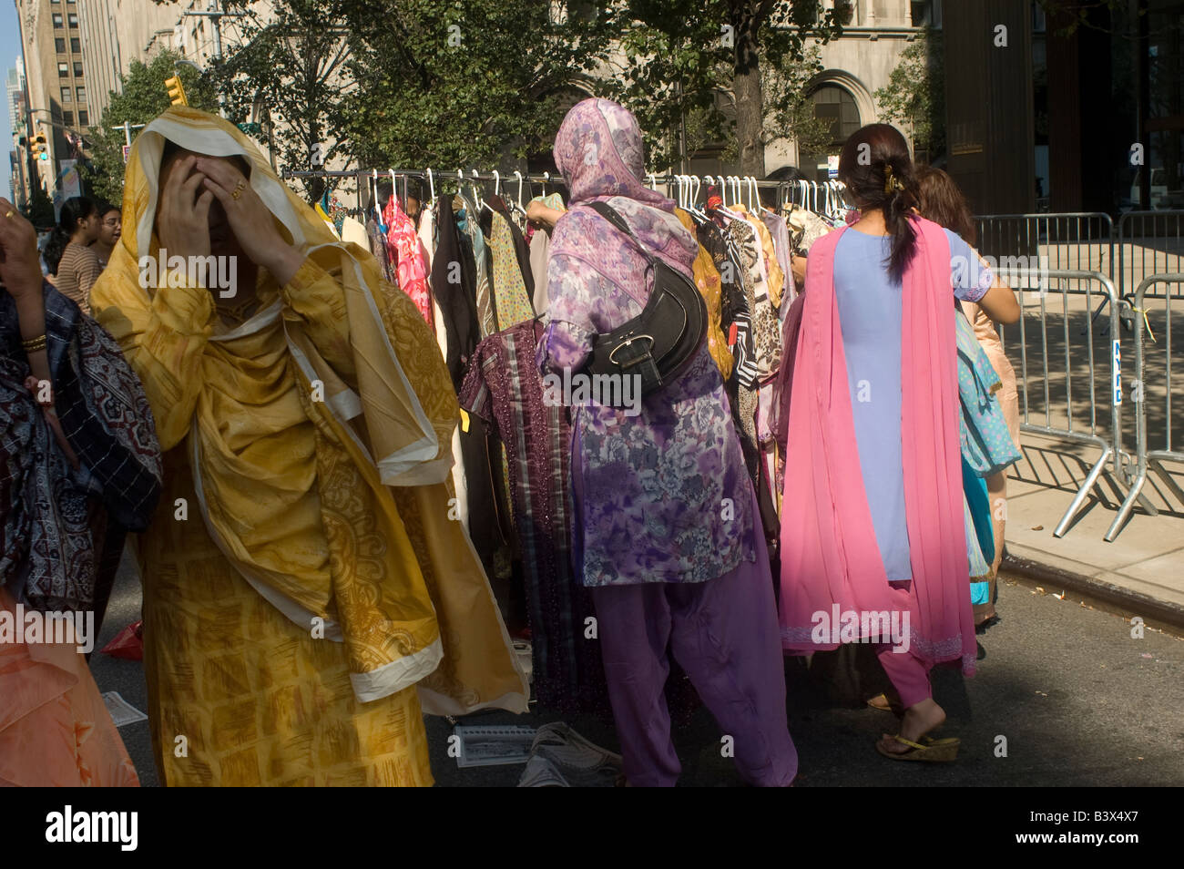 Gli americani pakistani raccogliere vicino Madison Square Park di New York celebra la partizione del Pakistan Foto Stock