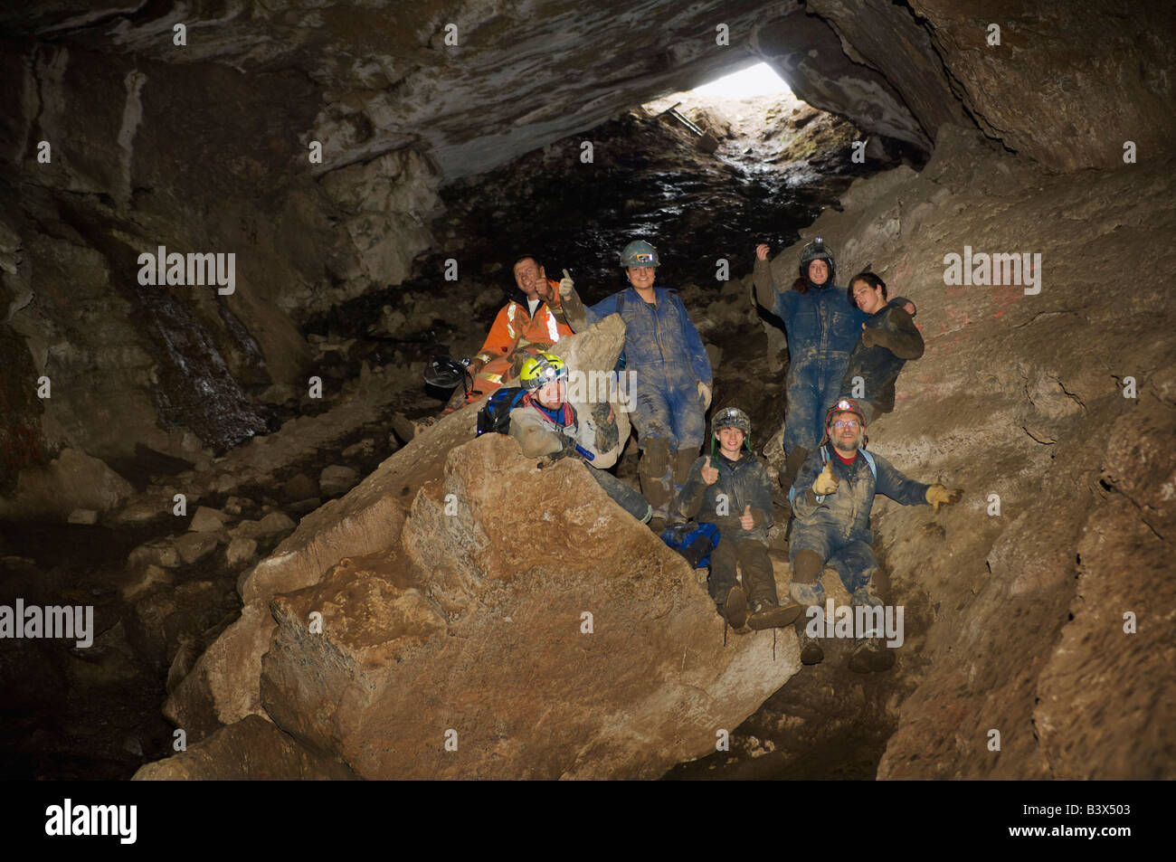 Gli alpinisti il tifo nella grotta, Cadomin, Alberta, Canada Foto Stock