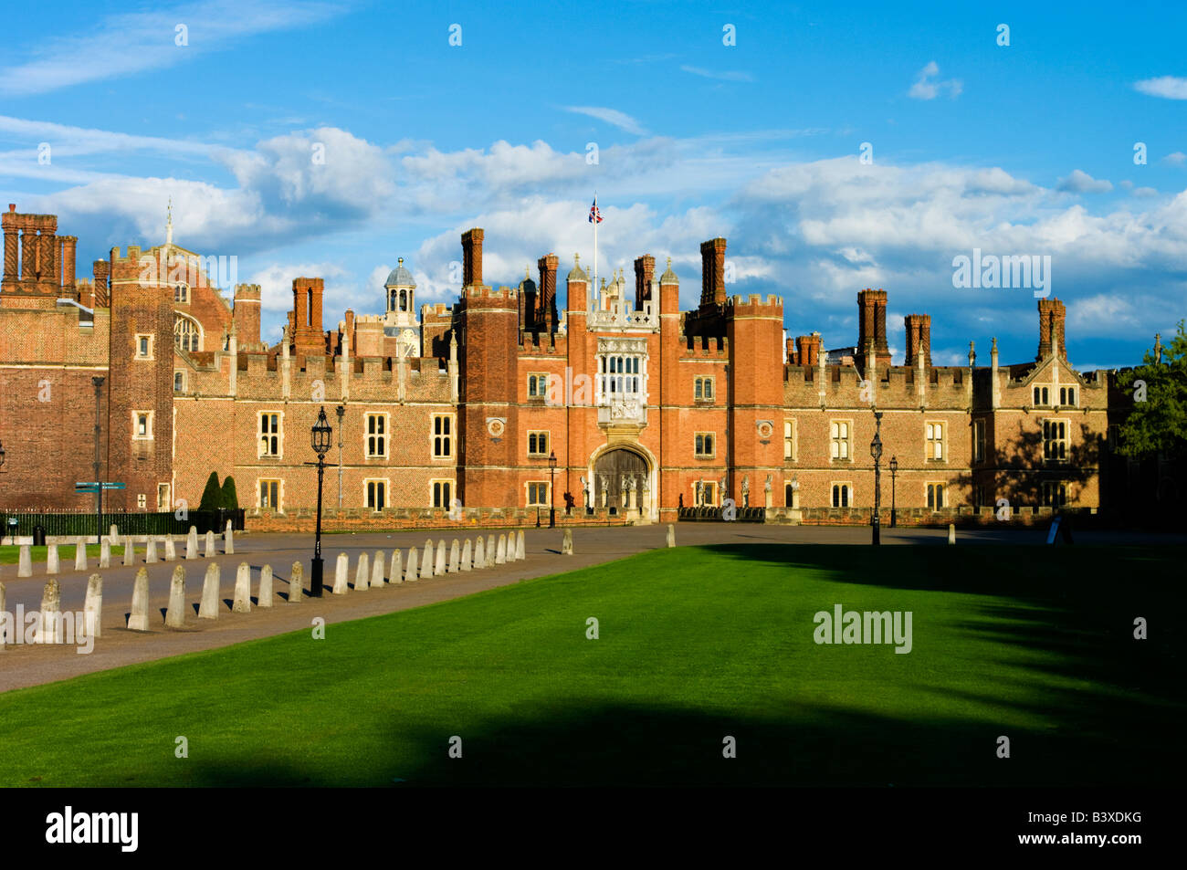 Europa REGNO UNITO Inghilterra Londra Hampton Court faccia ovest Foto Stock