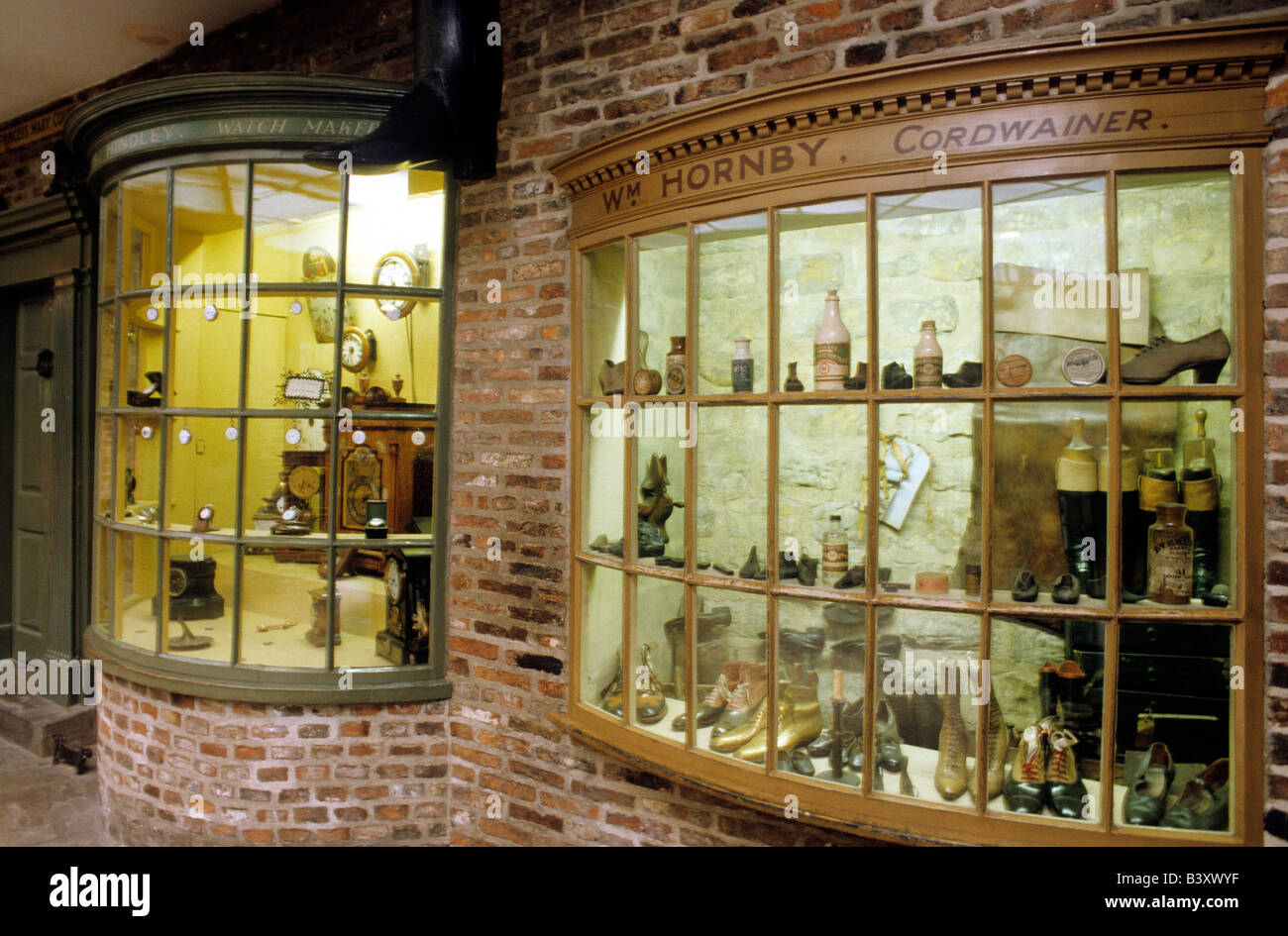 Museo del Castello di York strada vittoriana ricreato bow negozi con la facciata del XIX secolo in Inghilterra Yorkshire Regno Unito Foto Stock
