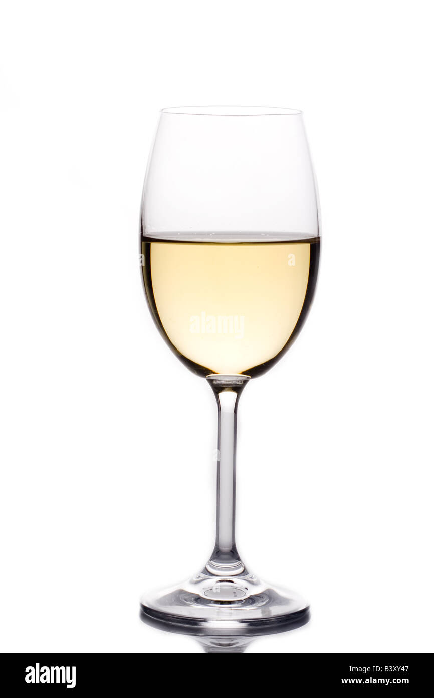 Bicchiere di vino isolato su sfondo bianco Foto Stock