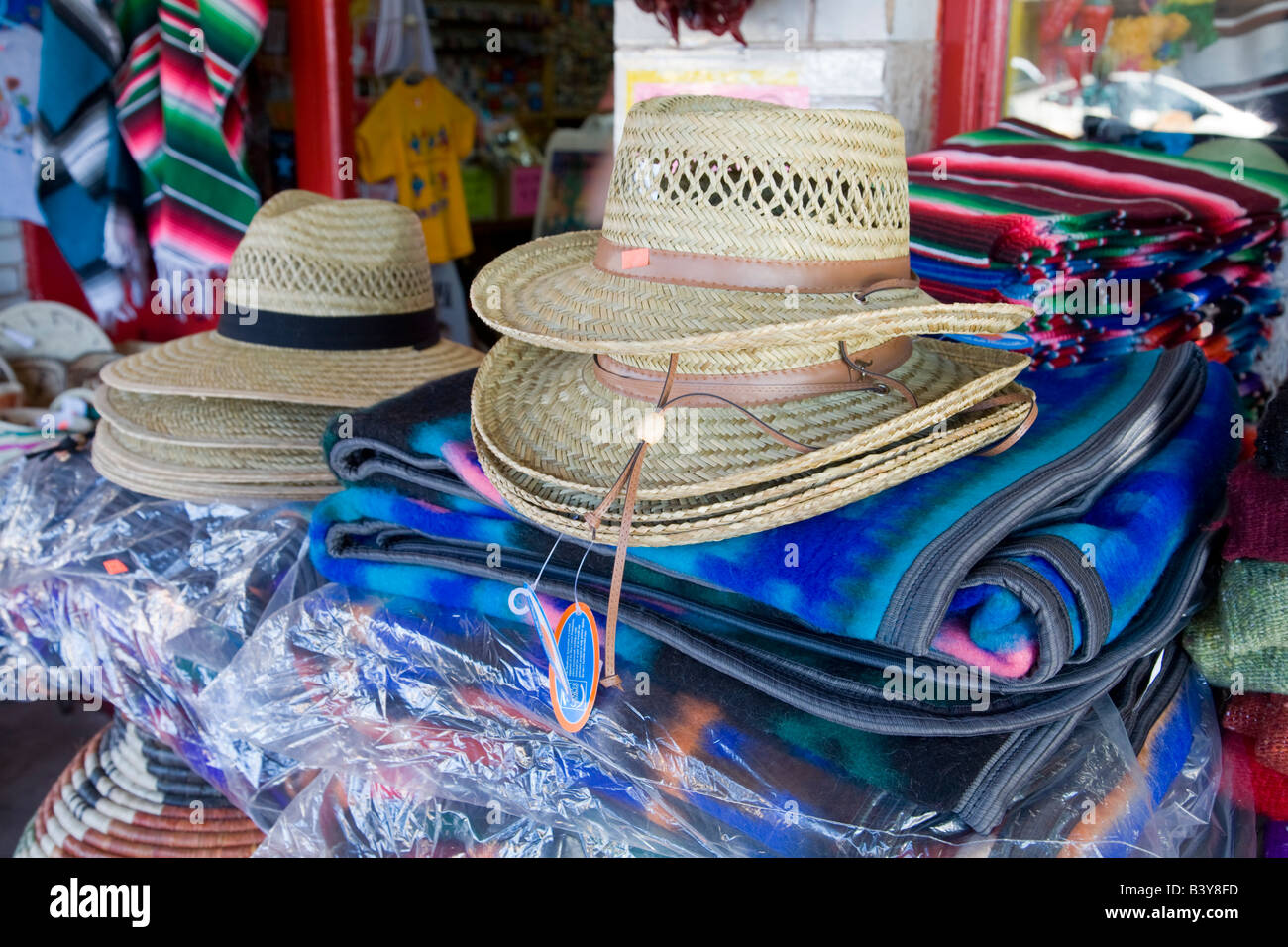 AZ, Arizona, Scottsdale, Old Town Scottsdale, le importazioni messicane, cappelli e coperte Foto Stock