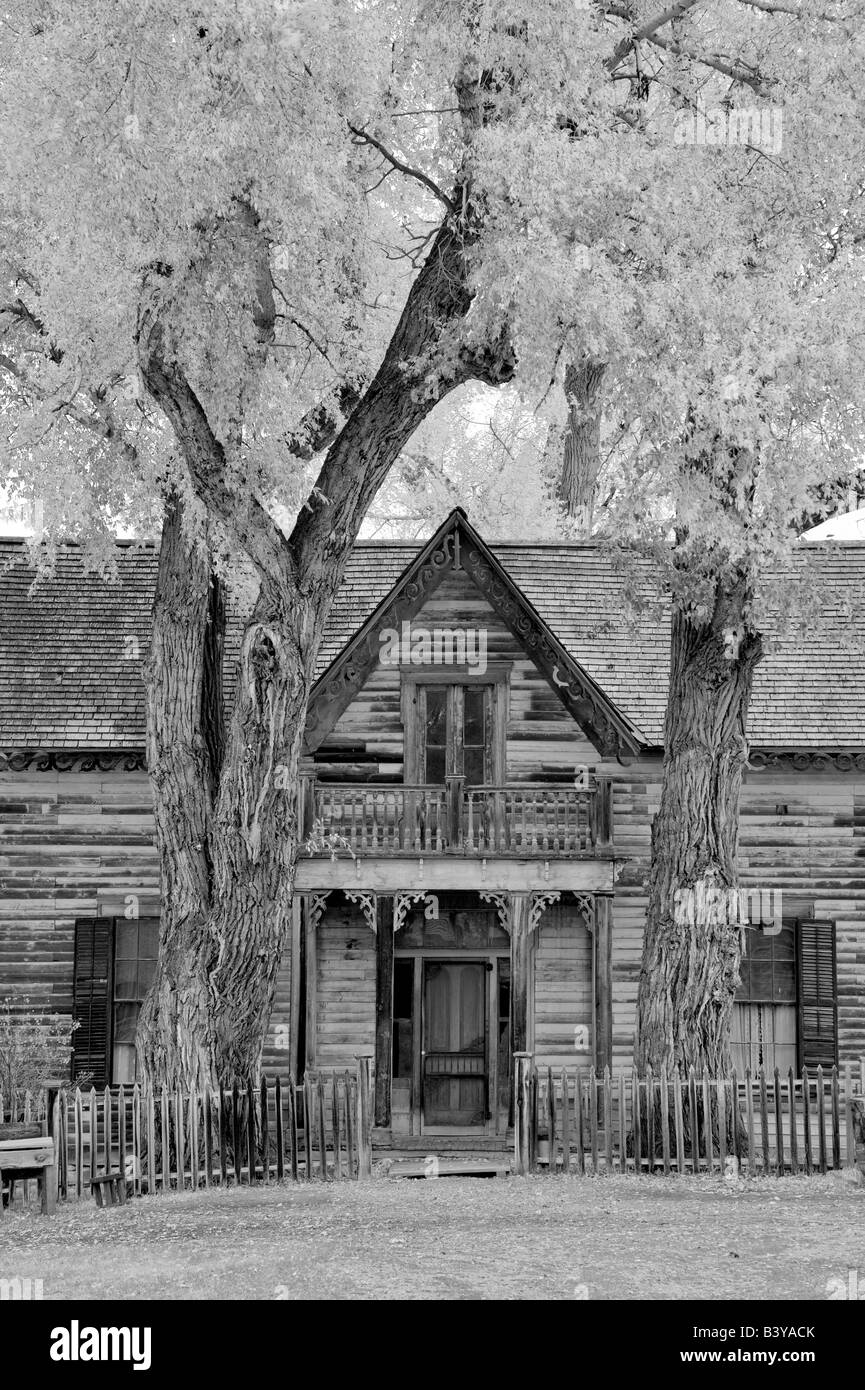Parte anteriore della vecchia casa storica città del Nevada Montana Foto Stock