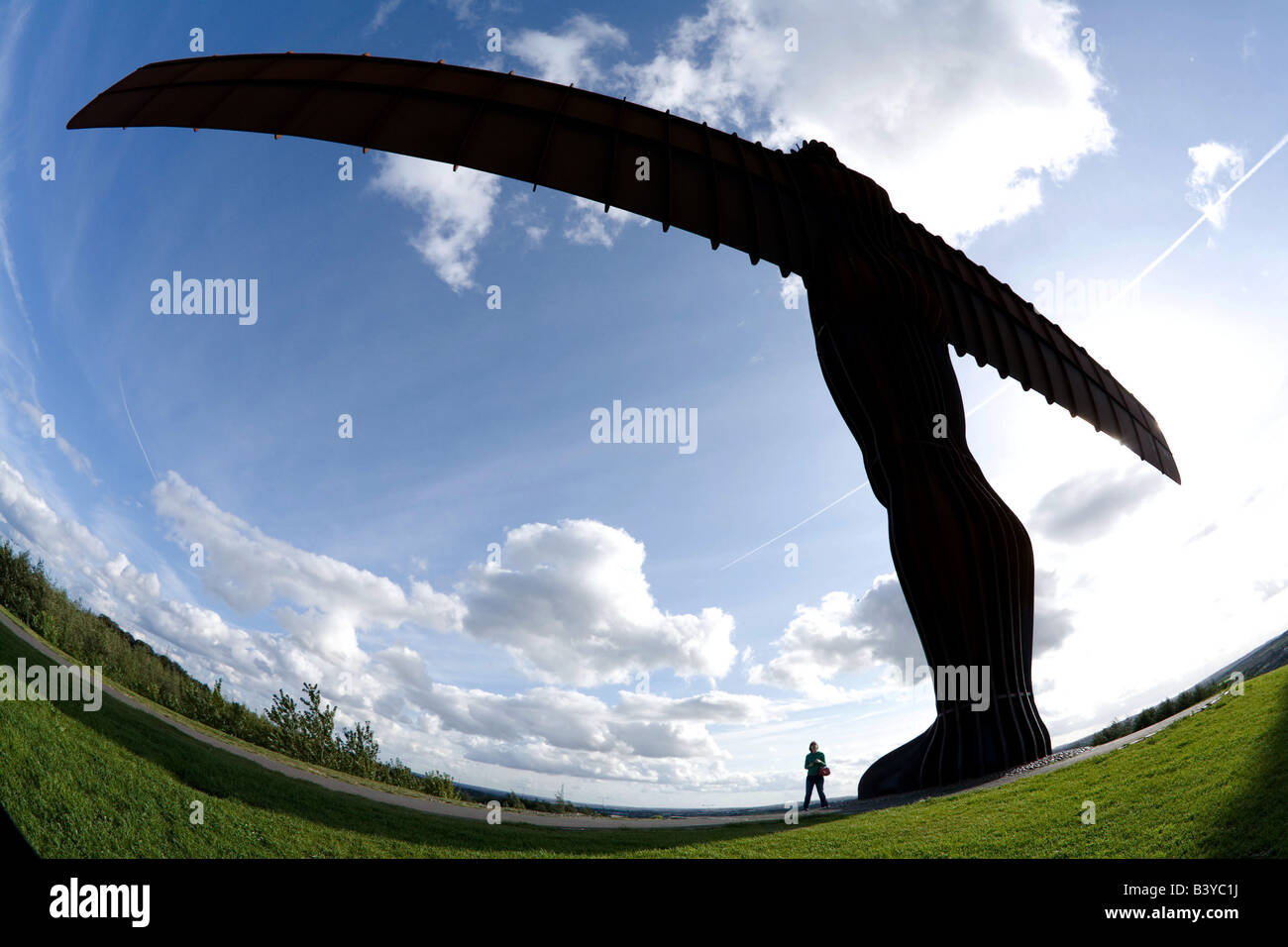 Anthony Gormley Angelo del Nord in fisheye con scala umana Foto Stock