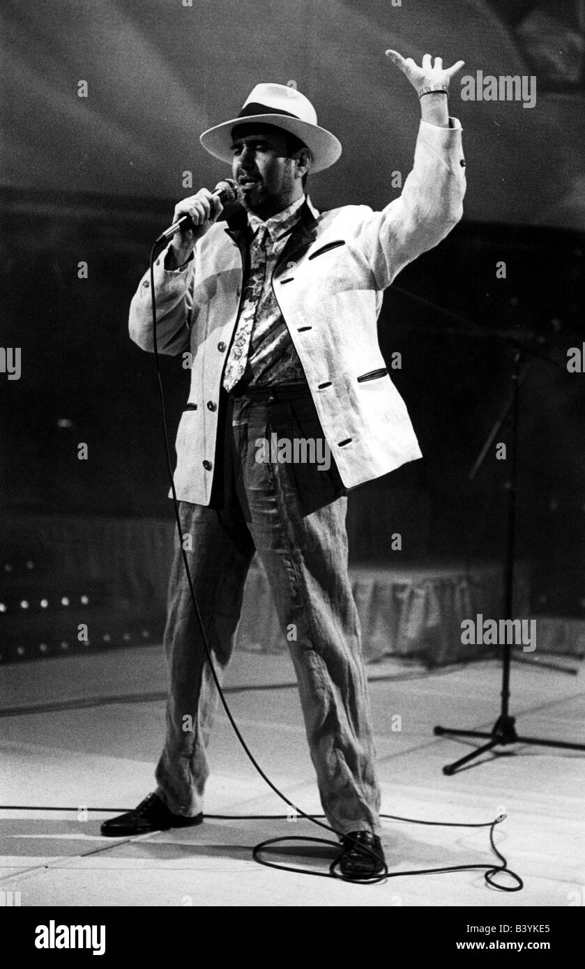 Deutscher, Drafi, 9.5.1946 - 9.6.2006, musicista/artista tedesco, cantante, gig, full length, Westfalenhalle, Dortmund, 13.4.1985, , Foto Stock