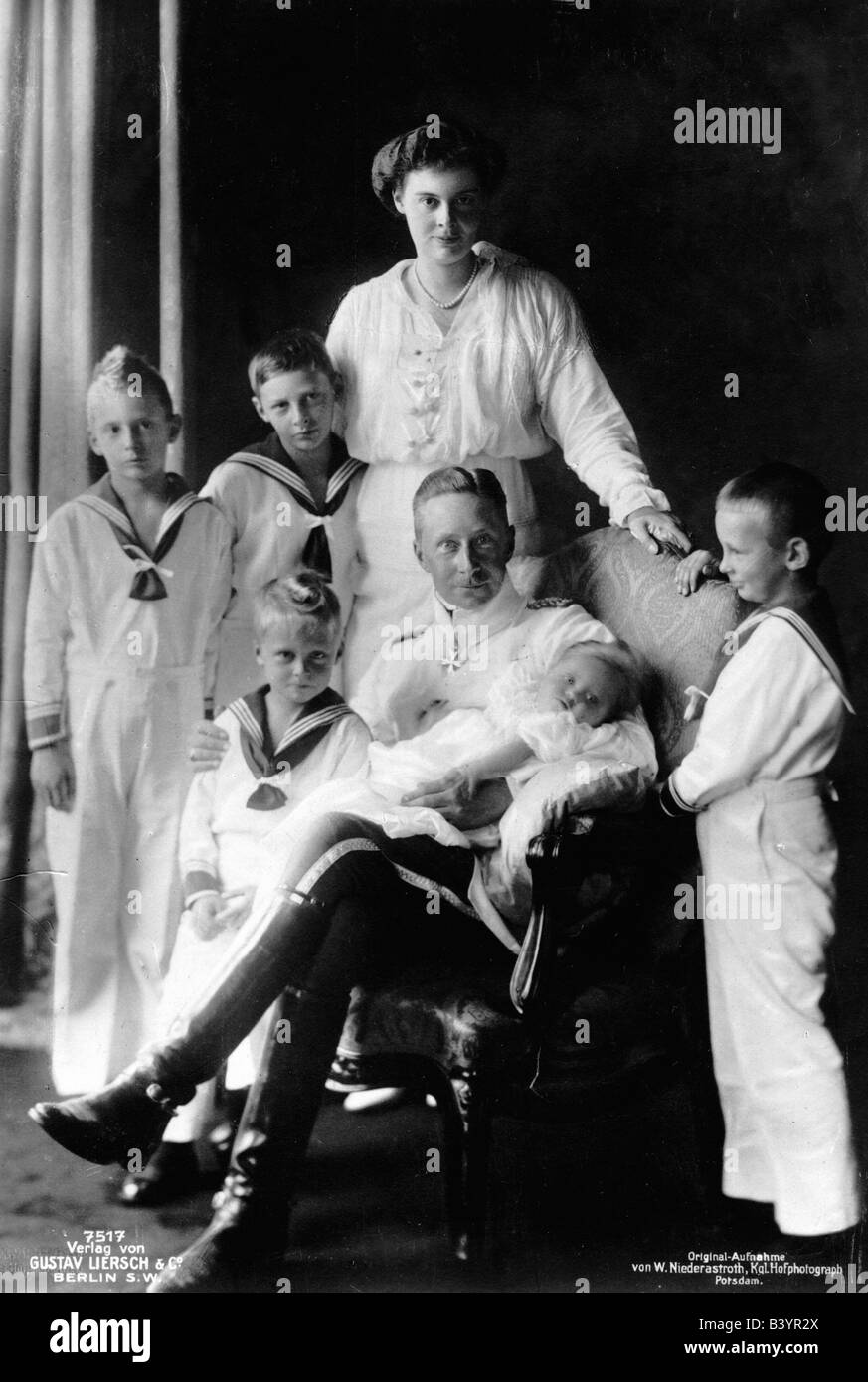 William, 6.5.1882 - 20.7.1951, Principe ereditario tedesco 15.6.1888 - 9.11.1918, con famiglia, cartolina, Potsdam, fine 1915, , Foto Stock