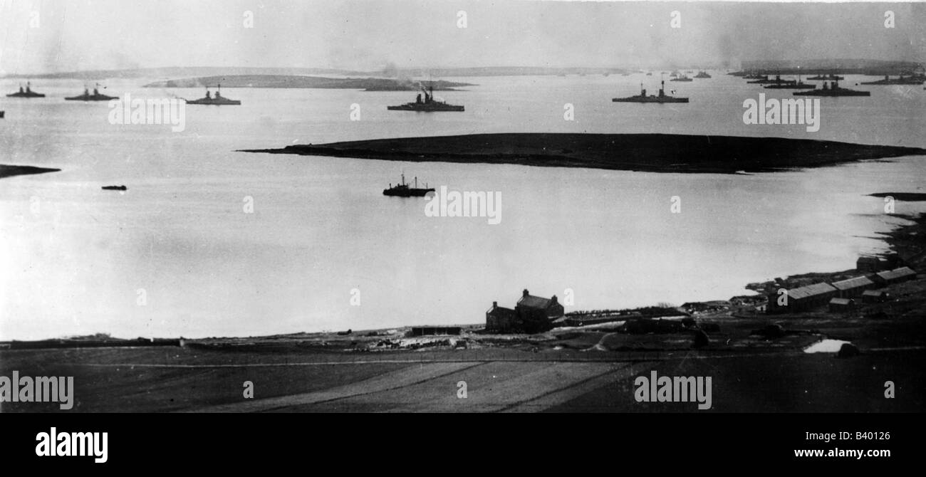 Eventi, Prima guerra mondiale / prima guerra mondiale, fine della guerra, internati la flotta tedesca alla base navale britannica Scapa Flow, prima che i suoi equipaggi scamolino il 21.6.1919, Foto Stock