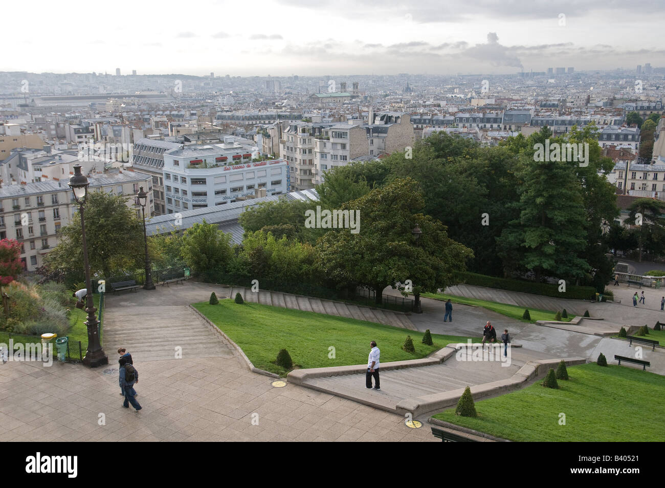 Paesaggio urbano del quartiere di Montmartre a Parigi Foto Stock