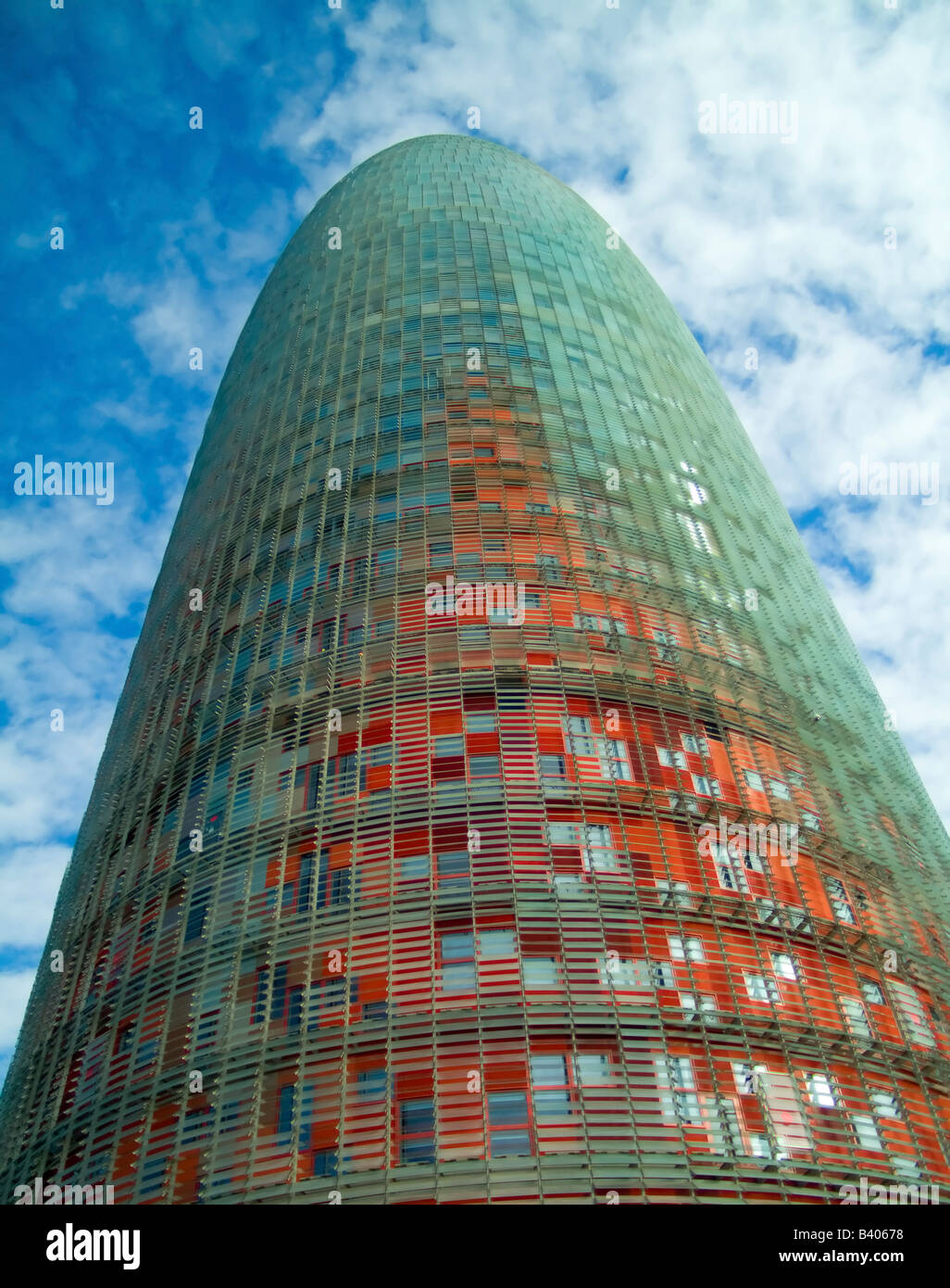 La Torre Agbar di un edificio moderno a Barcellona Foto Stock
