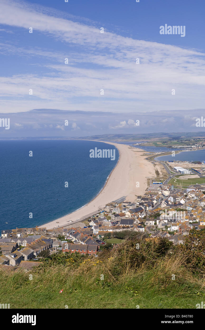 Vista spettacolare sulla famosa Chesil Beach a Portland nel Dorset Foto Stock