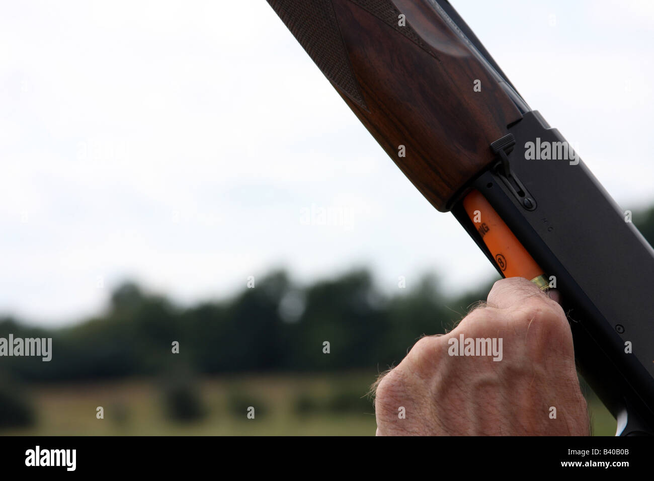 Cartucce caricate in un fucile a un tiro a volo gamma nel Wisconsin Foto Stock