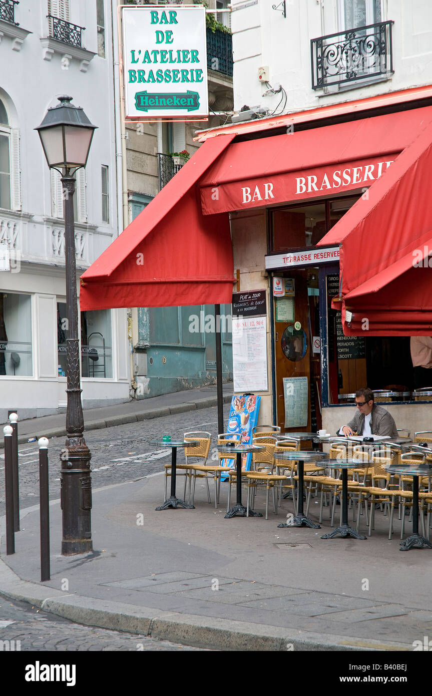 Paesaggio urbano del quartiere di Montmartre a Parigi Foto Stock