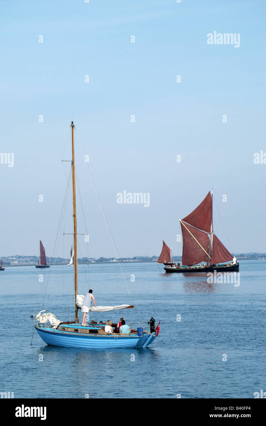 Il Tamigi chiatta corrispondono a vela, fiume Blackwater, Essex Foto Stock