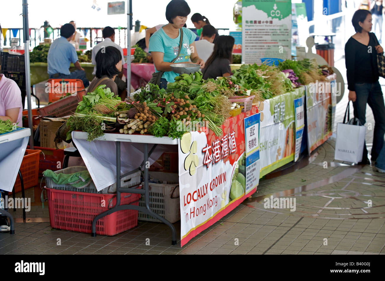 Mercato dei prodotti alimentari biologici con coltivati localmente le merci presso il Molo Centrale di Hong Kong Foto Stock