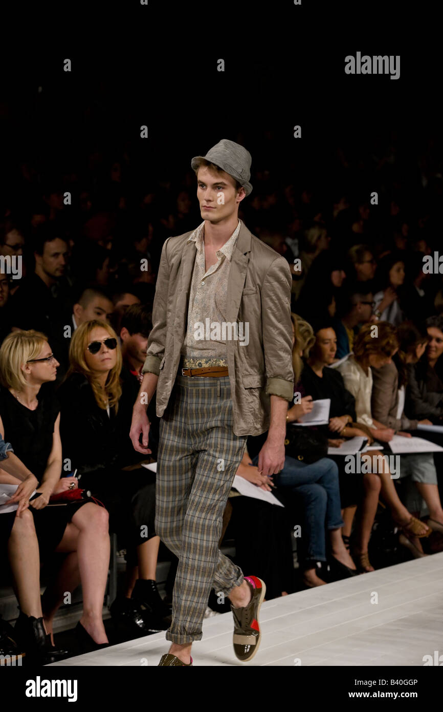 Marc Jacobs presenta la sua Marc by Marc Jacobs Primavera & estate 2009 Mens e collezione donna. Foto Stock