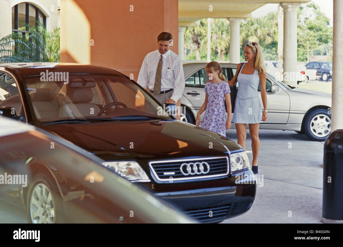 Famiglia shopping per auto, Miami Foto Stock