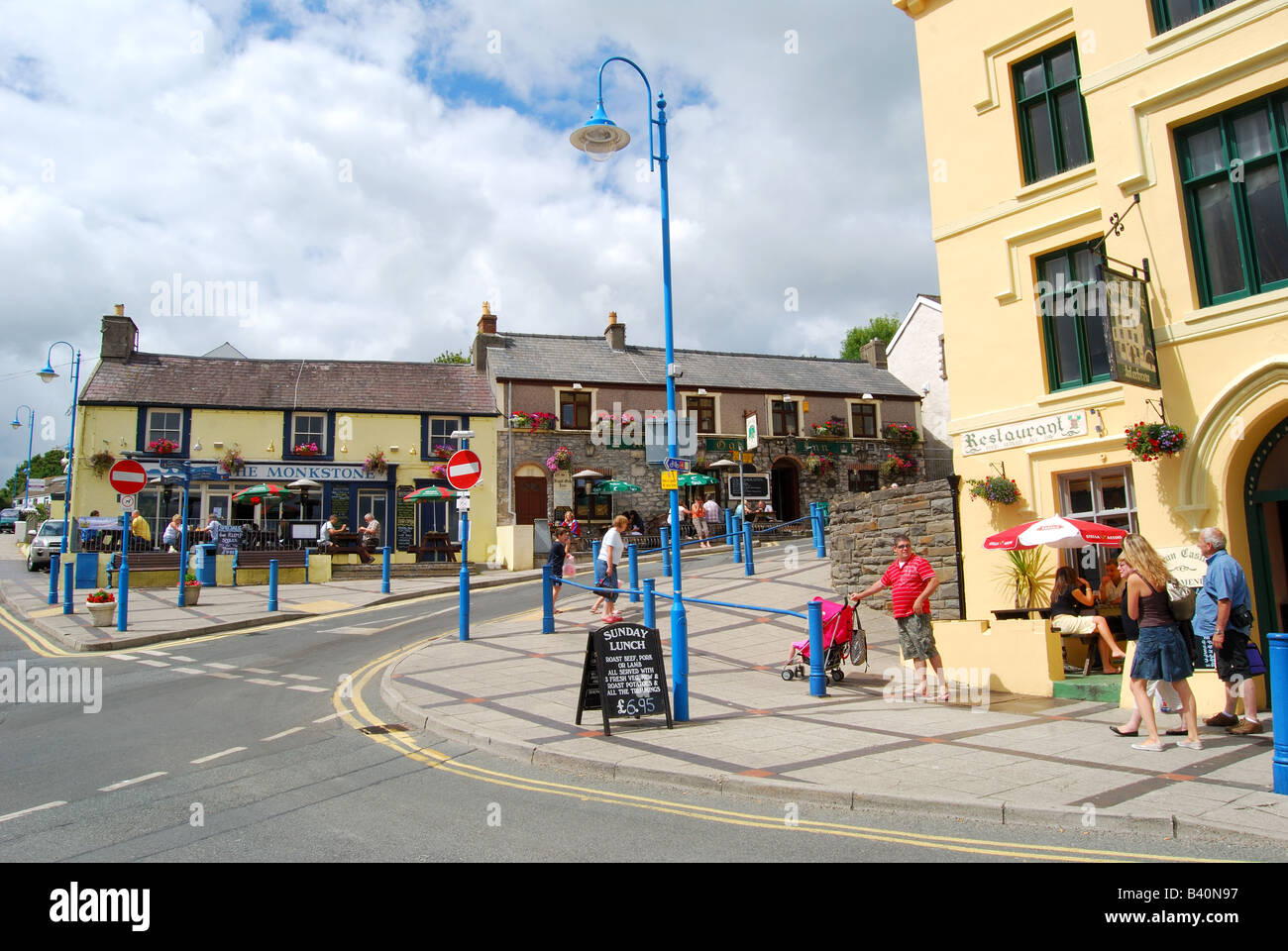 Centro città, Saundersfoot, Pembrokeshire, Wales, Regno Unito Foto Stock