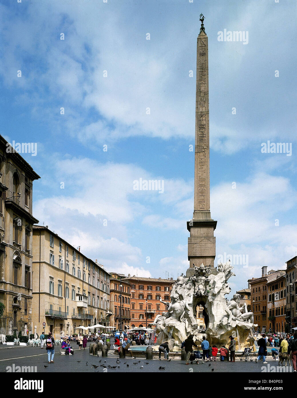 Geografia / viaggio, Italia, Roma, piazze, Piazza Navona, fontana a quattro fiumi, 1648 - 1651, Patrimonio dell'Umanità dell'UNESCO, piazza di Spagna, fontana a quattro fiumi, granito, sfiltro di marmo e calce, di Giovanni Lorenzo Bernini (1598 - 1680), Fontana dei fiumi, con obelisco, , Foto Stock