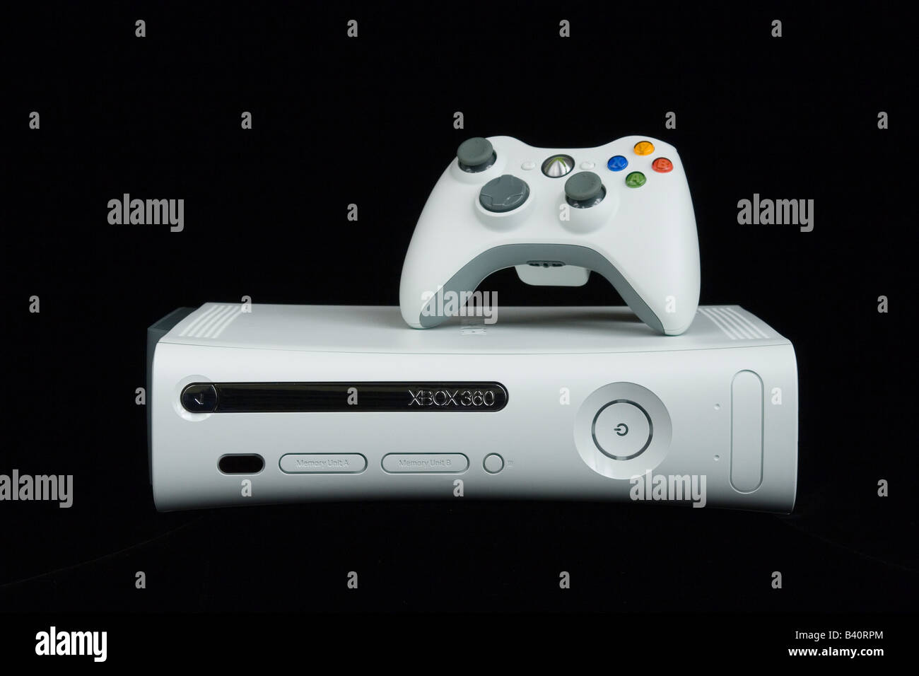 XBOX 360, video game controller da Microsoft su uno sfondo nero. Foto Stock
