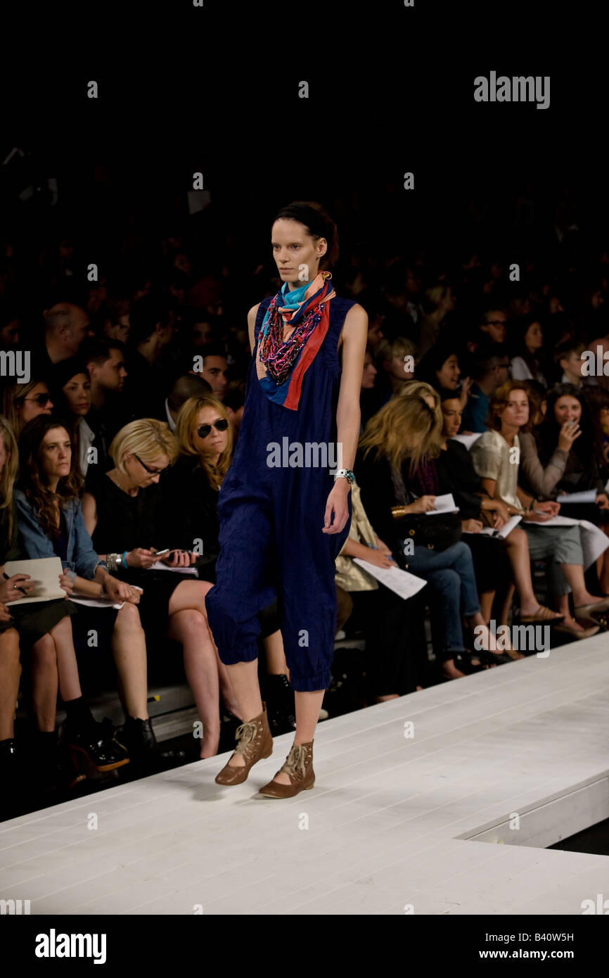 Marc Jacobs presenta la sua Marc by Marc Jacobs Primavera & estate 2009 Mens e collezione donna. Foto Stock