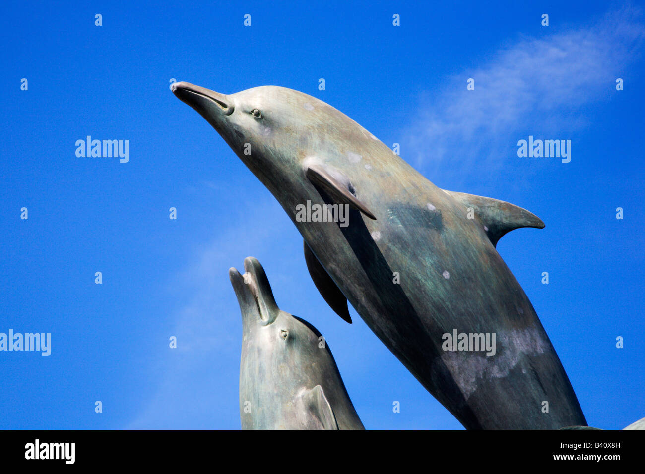 Cardigan Bay delfini statua a Blaenau Ffestiniog Snowdonia nel Galles Foto Stock