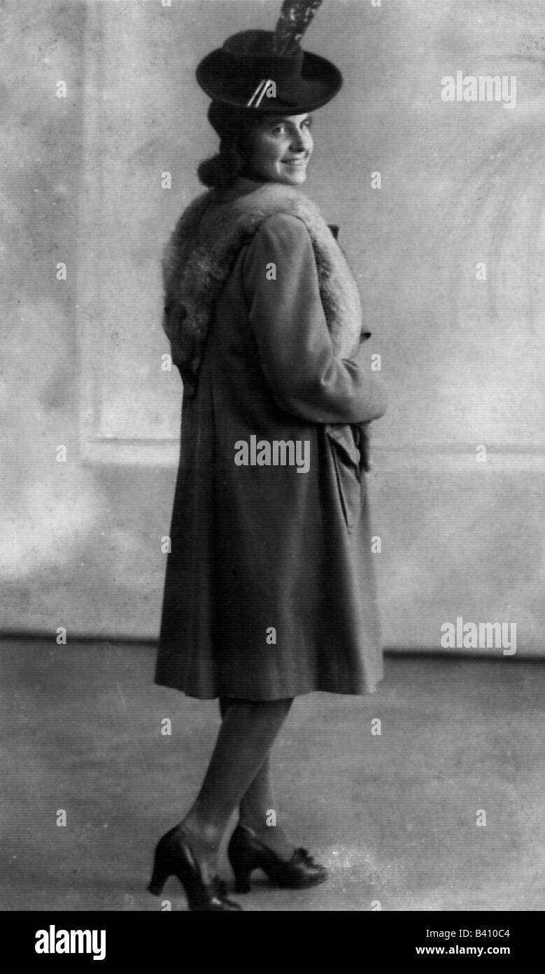 persone, donne, donna, cappotto e cappello, lunghezza intera, 1920s, cartolina, , Foto Stock