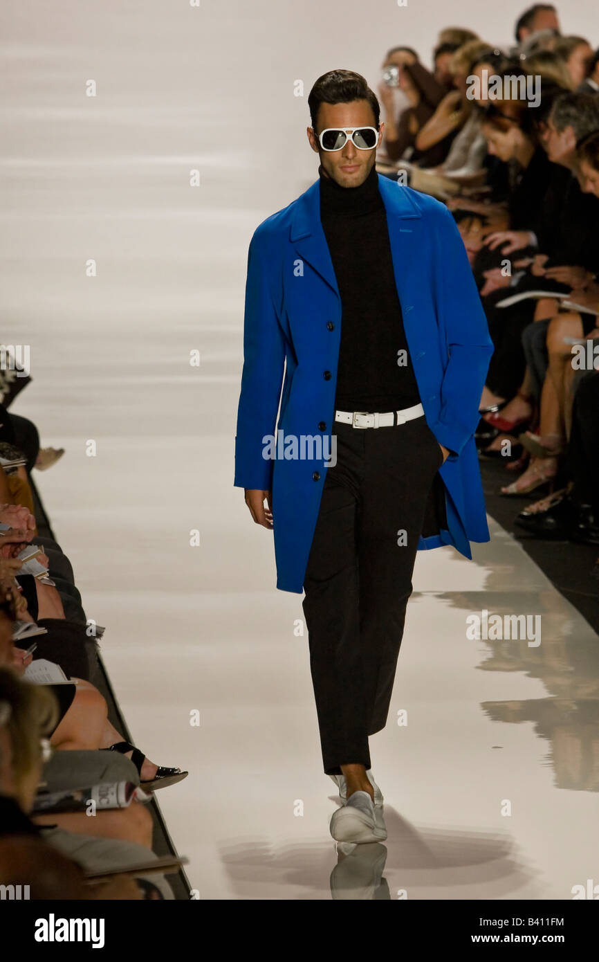 Michael Kors presenta Primavera & estate 2009 Donne e uomini pronti a indossare la raccolta. Foto Stock