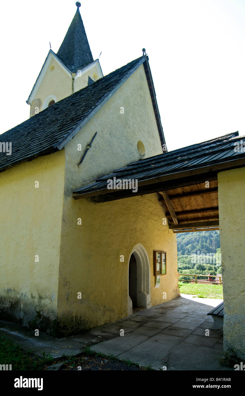 Vista esterna della chiesetta di Santa Dorotea a Camporosso Valcanale, Tarvisio, Italia Foto Stock