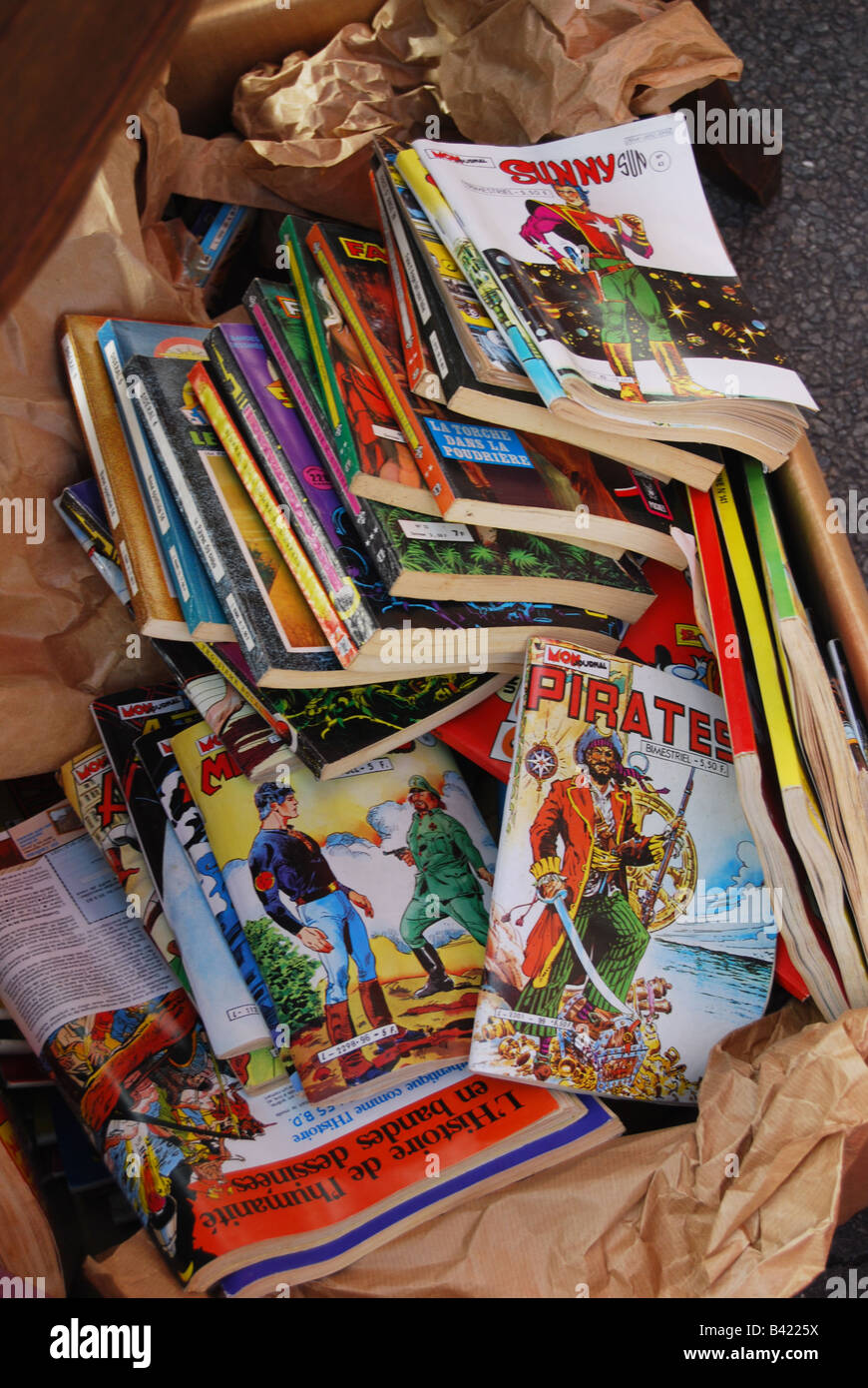 Raccolta mista di fumetti a Braderie Lille Francia Foto Stock