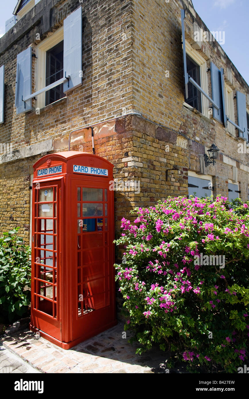 Red britannico casella Telefono a Nelson's Dockyard in Antigua Foto Stock