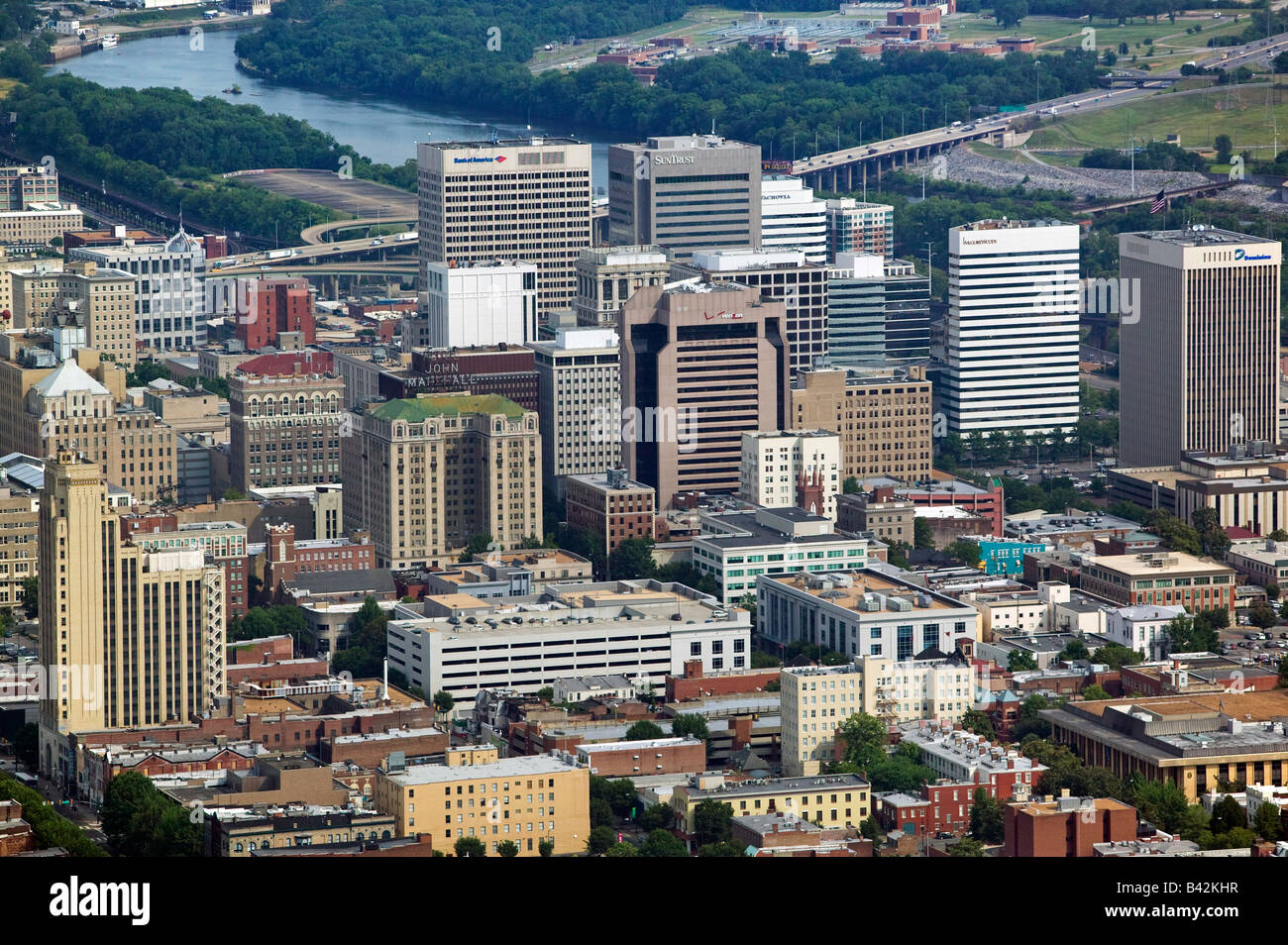 Vista aerea al di sopra di edifici alti Central Business District il Centro di Richmond Virginia Foto Stock