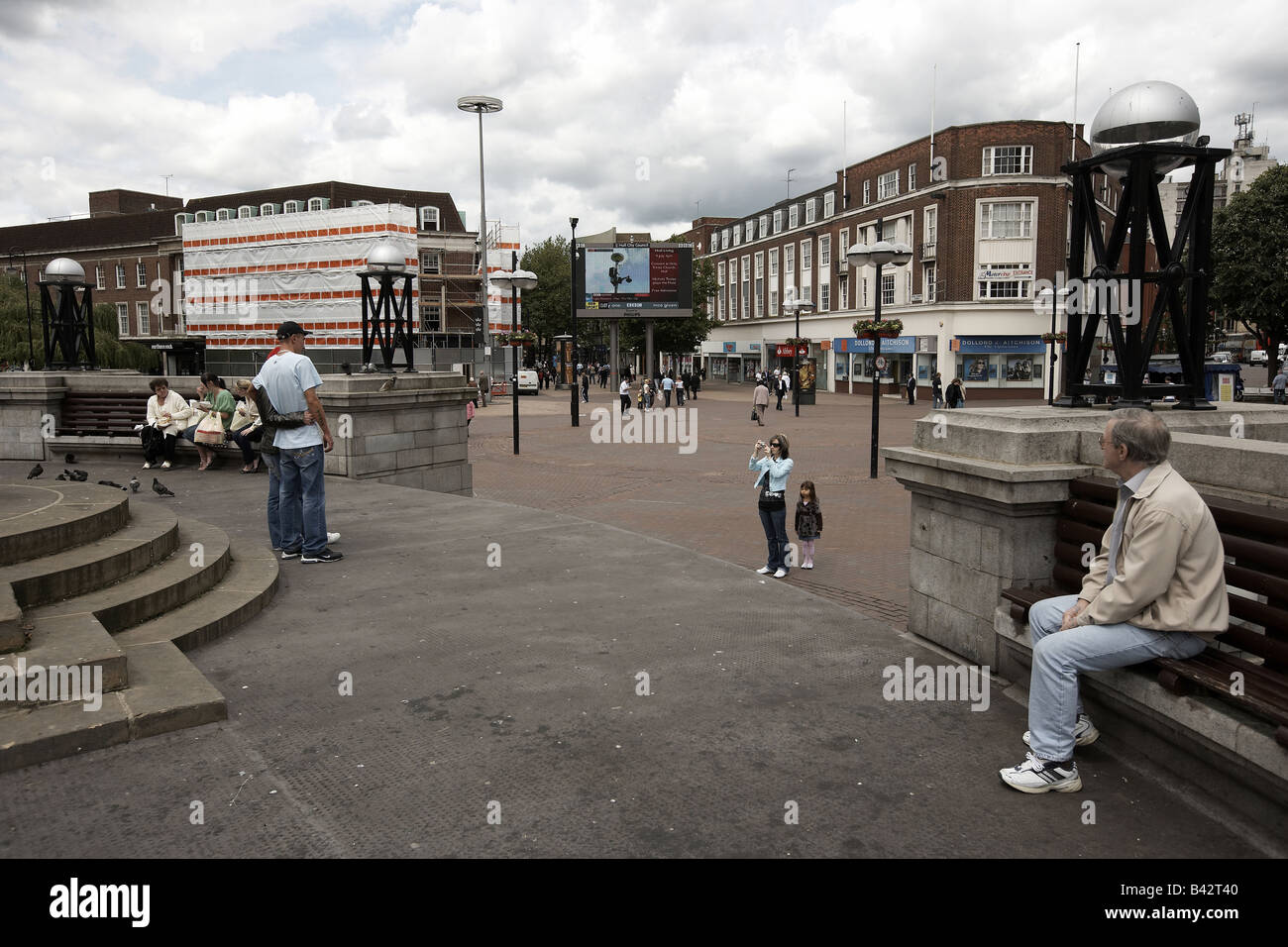 Hull City Council e la BBC s grande schermo Queen Victoria Square Kingston upon Hull Yorkshire Regno Unito Foto Stock