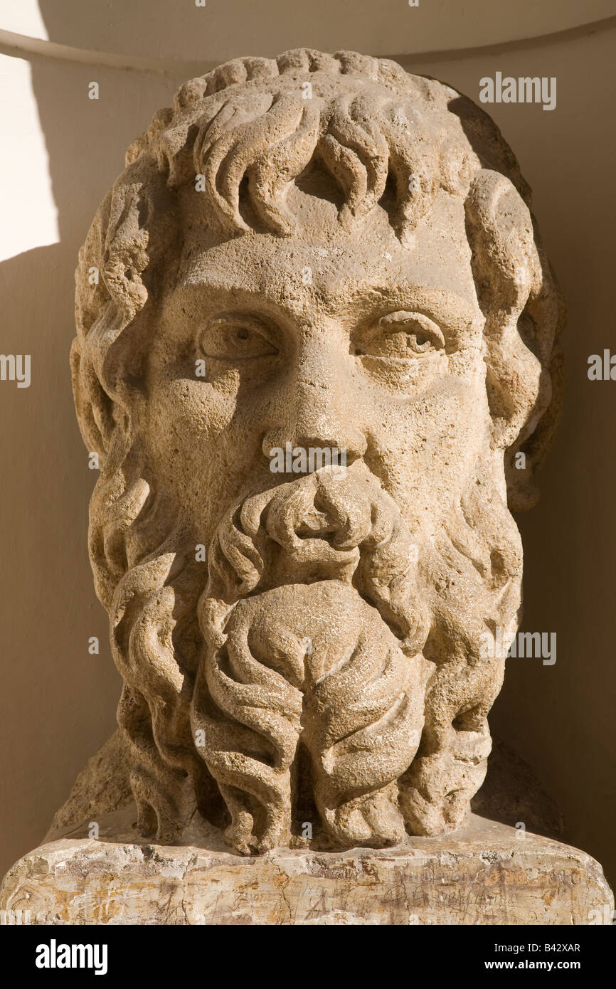 Busto scultura a Villa d'Este a Tivoli vicino Roma, Italia, Europa, commissionato e costruito dal cardinale Ippolito d'Este, figlio Foto Stock