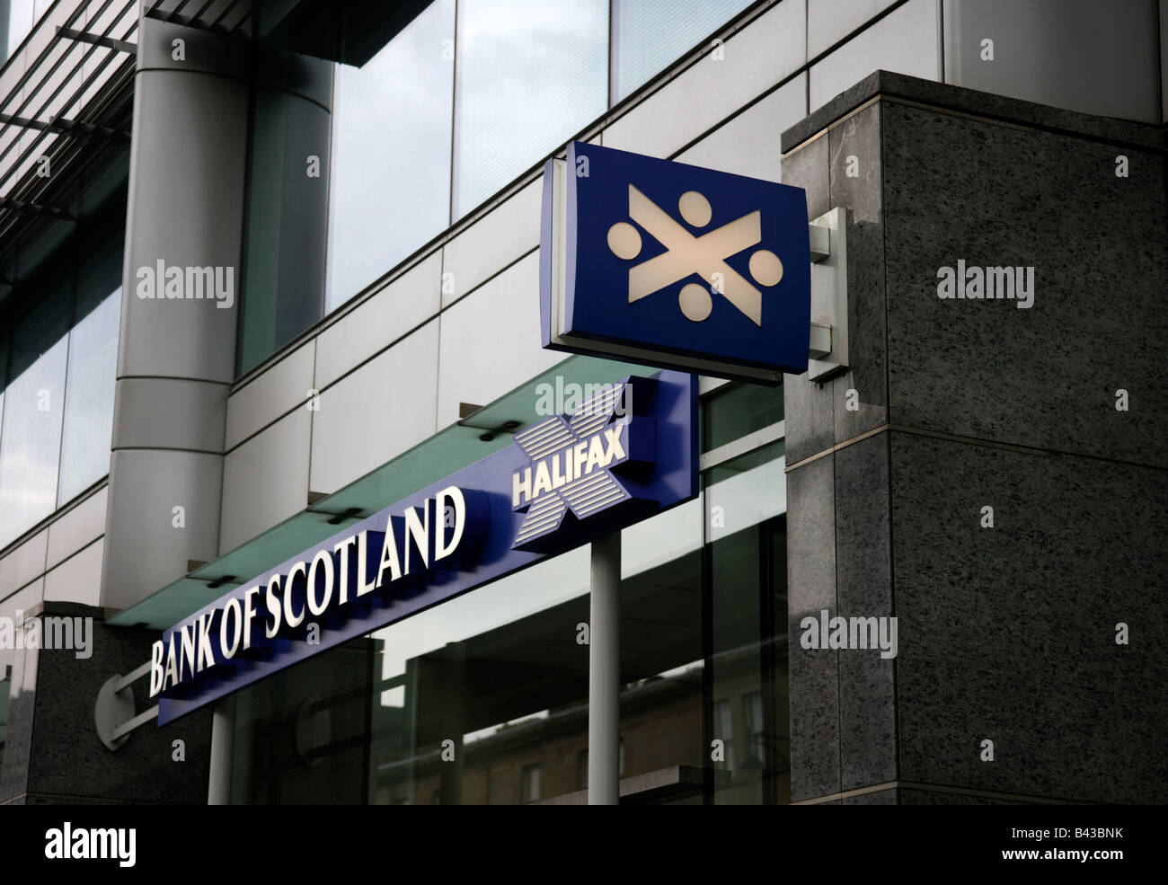 Segno per hbos Bank of Scotland Halifax sopra filiale di Edimburgo, prima di Lloyds Banking Group takeover, Scozia, Regno Unito, Europa Foto Stock