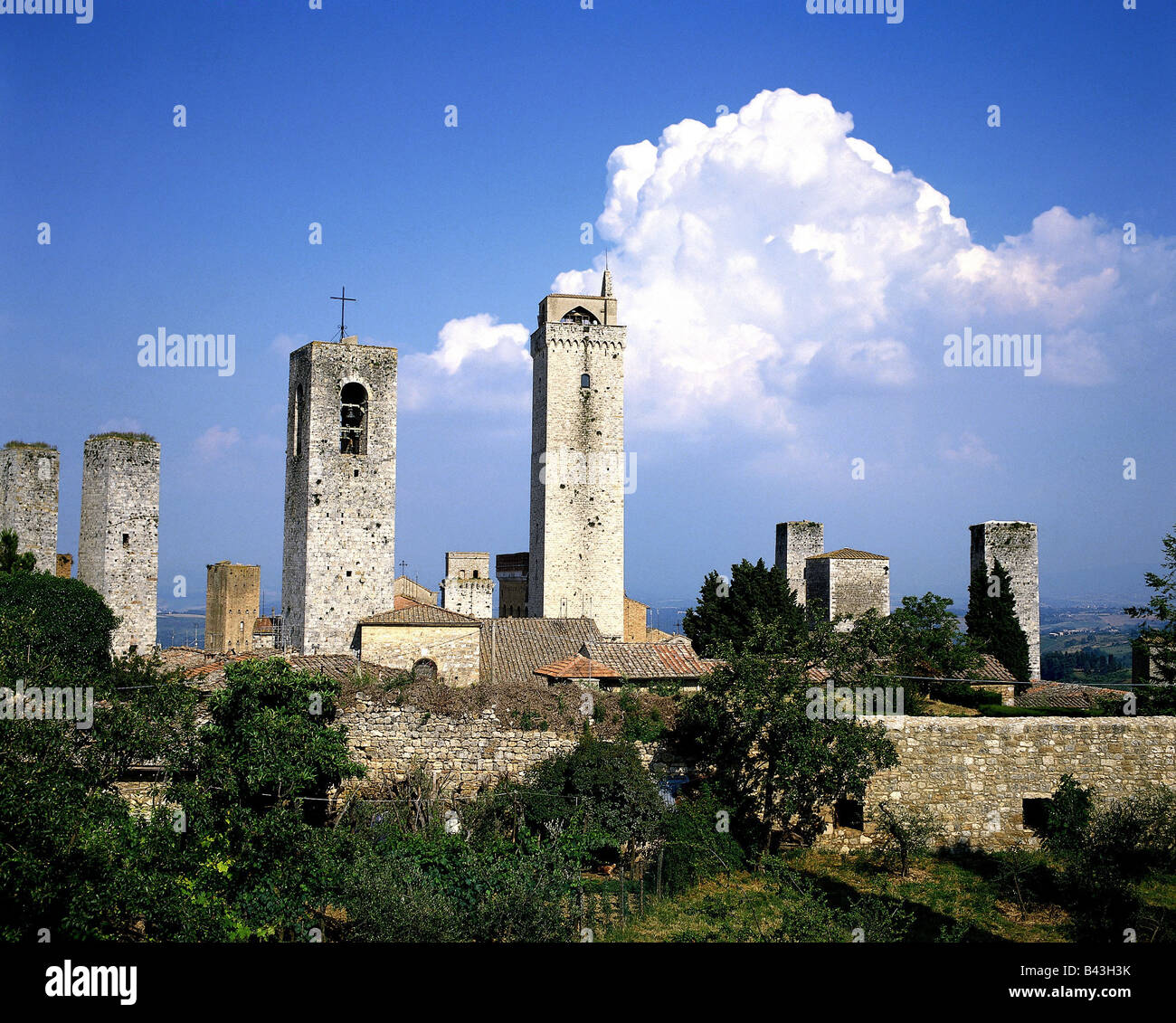 Geografia / viaggi, Italia, San Gimignano, panoramiche, UNESCO World Heritage Site, medioevo, torre panoramica, vista città, parete, Additional-Rights-Clearance-Info-Not-Available Foto Stock