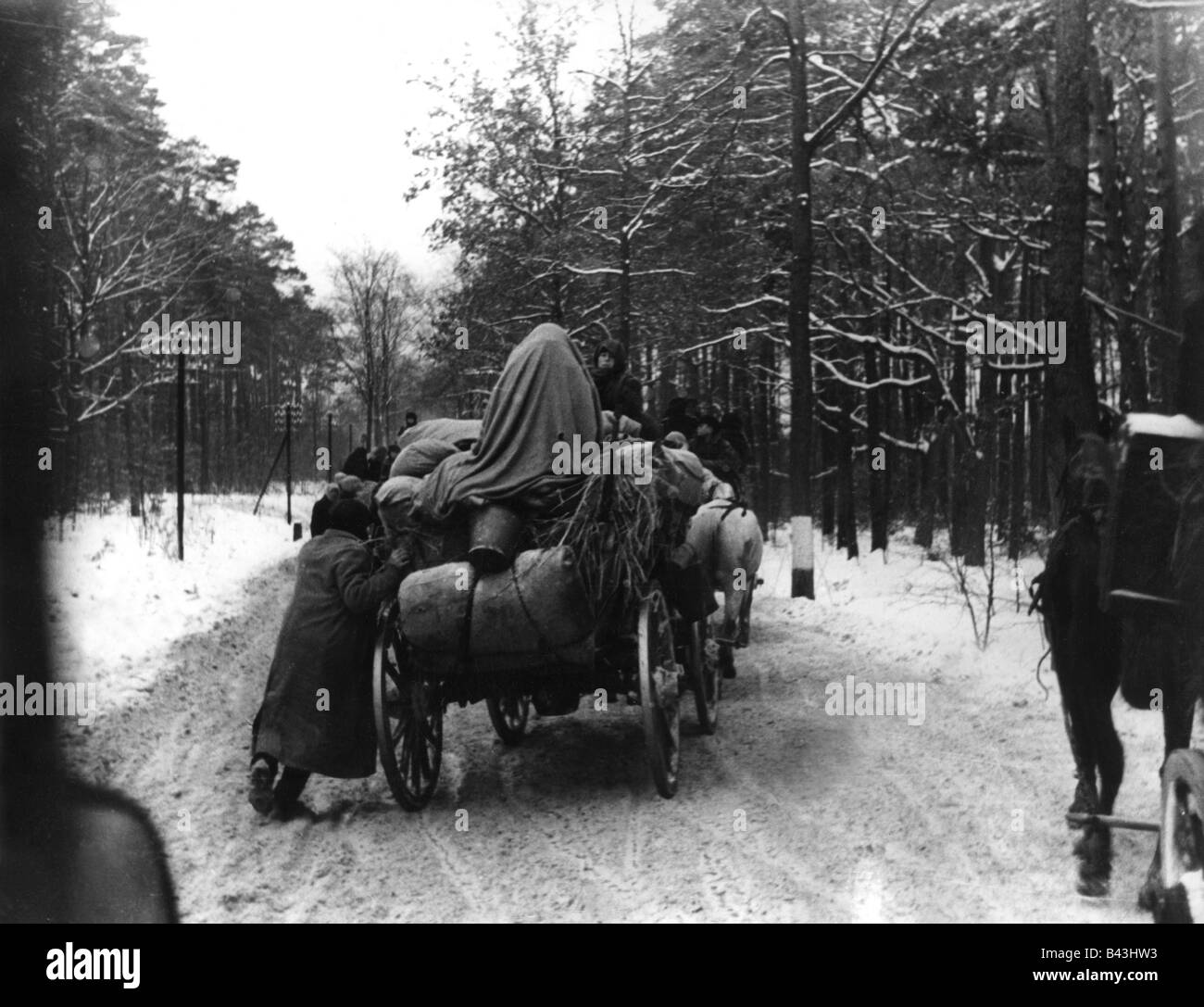 Eventi, Seconda guerra mondiale / seconda guerra mondiale, rifugiati, espulsione di tedeschi, trekking profughi in Slesia in direzione ovest, inverno 1944 / 1945, Foto Stock