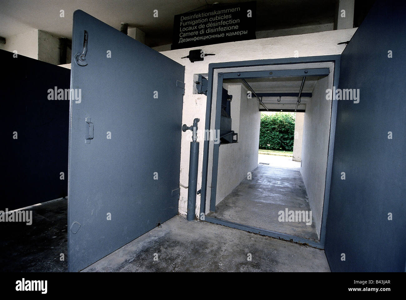 Geografia / viaggi, in Germania, in Baviera, Dachau, ex campo di concentramento KZ, memorial, camera, disinfezione, vista interna, Additional-Rights-Clearance-Info-Not-Available Foto Stock